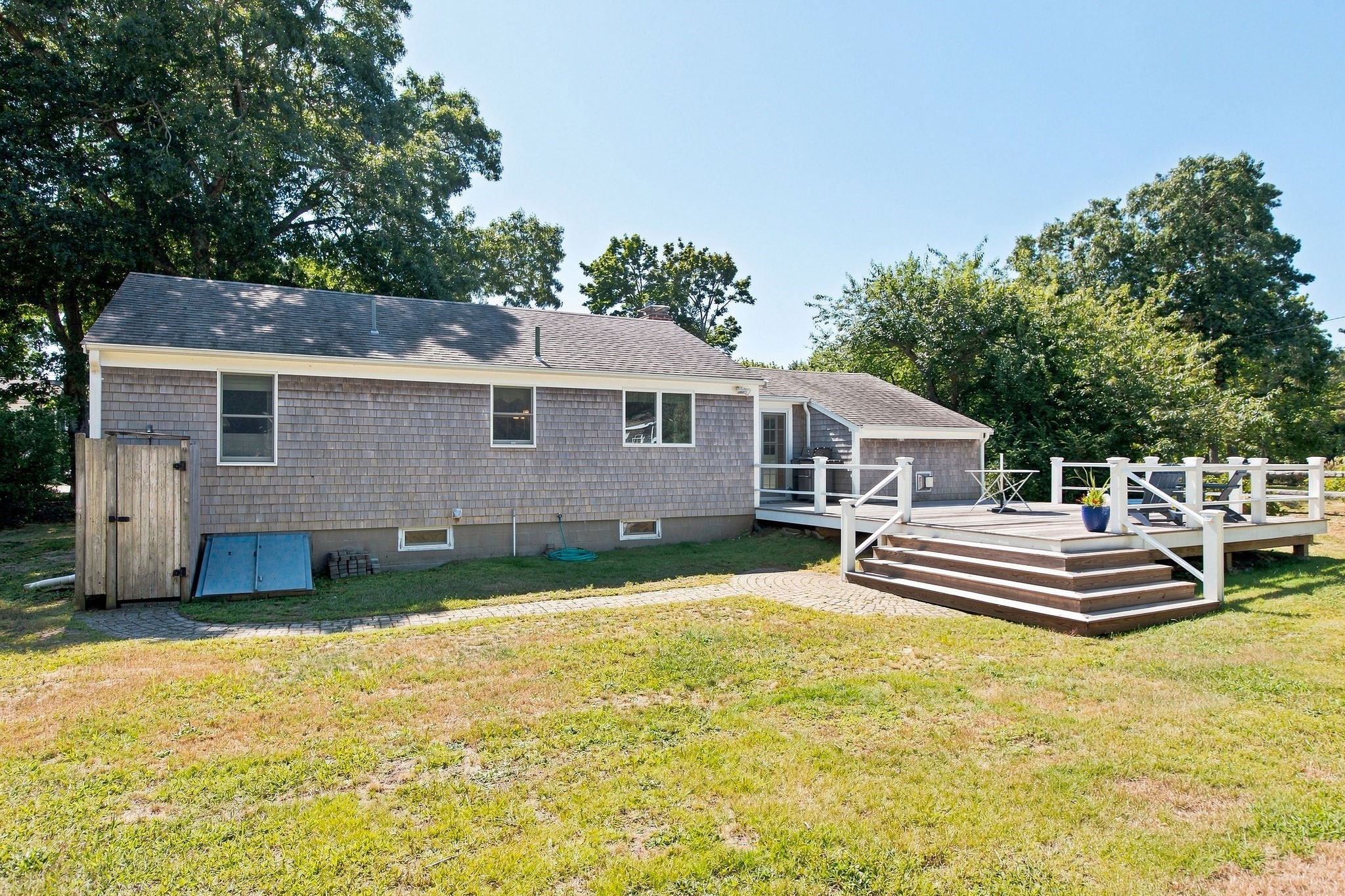 4 Old Mill Ln Property Photo 6