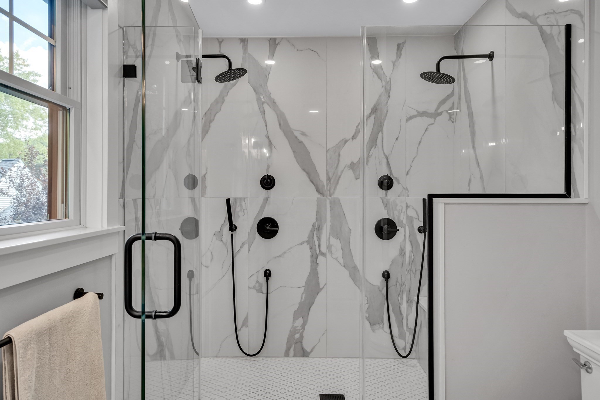 409 Crafts Street Property Photo 20