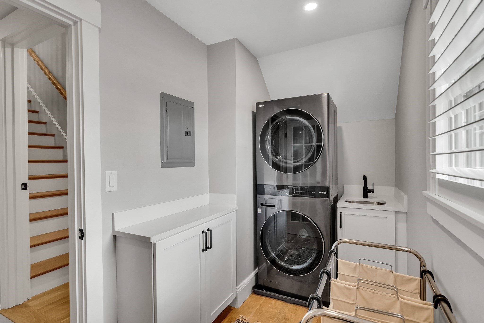 409 Crafts Street Property Photo 25
