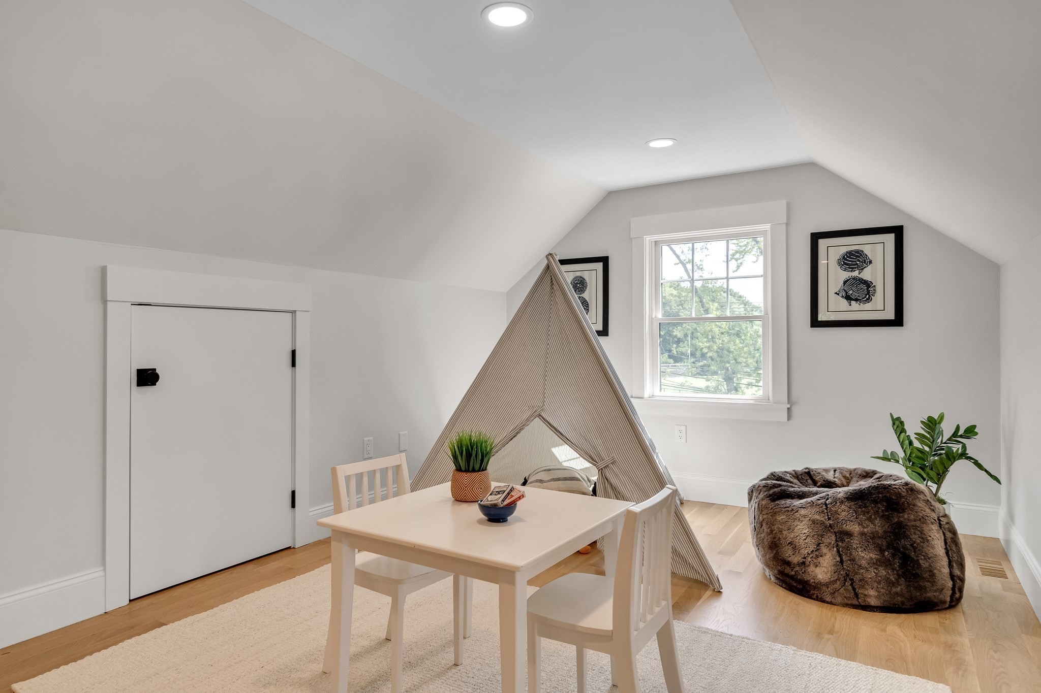 409 Crafts Street Property Photo 26