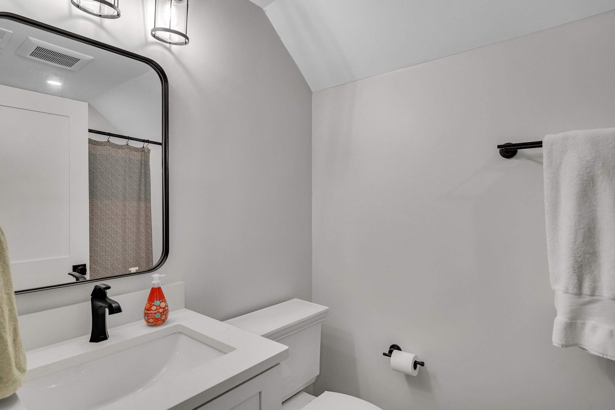 409 Crafts Street Property Photo 30