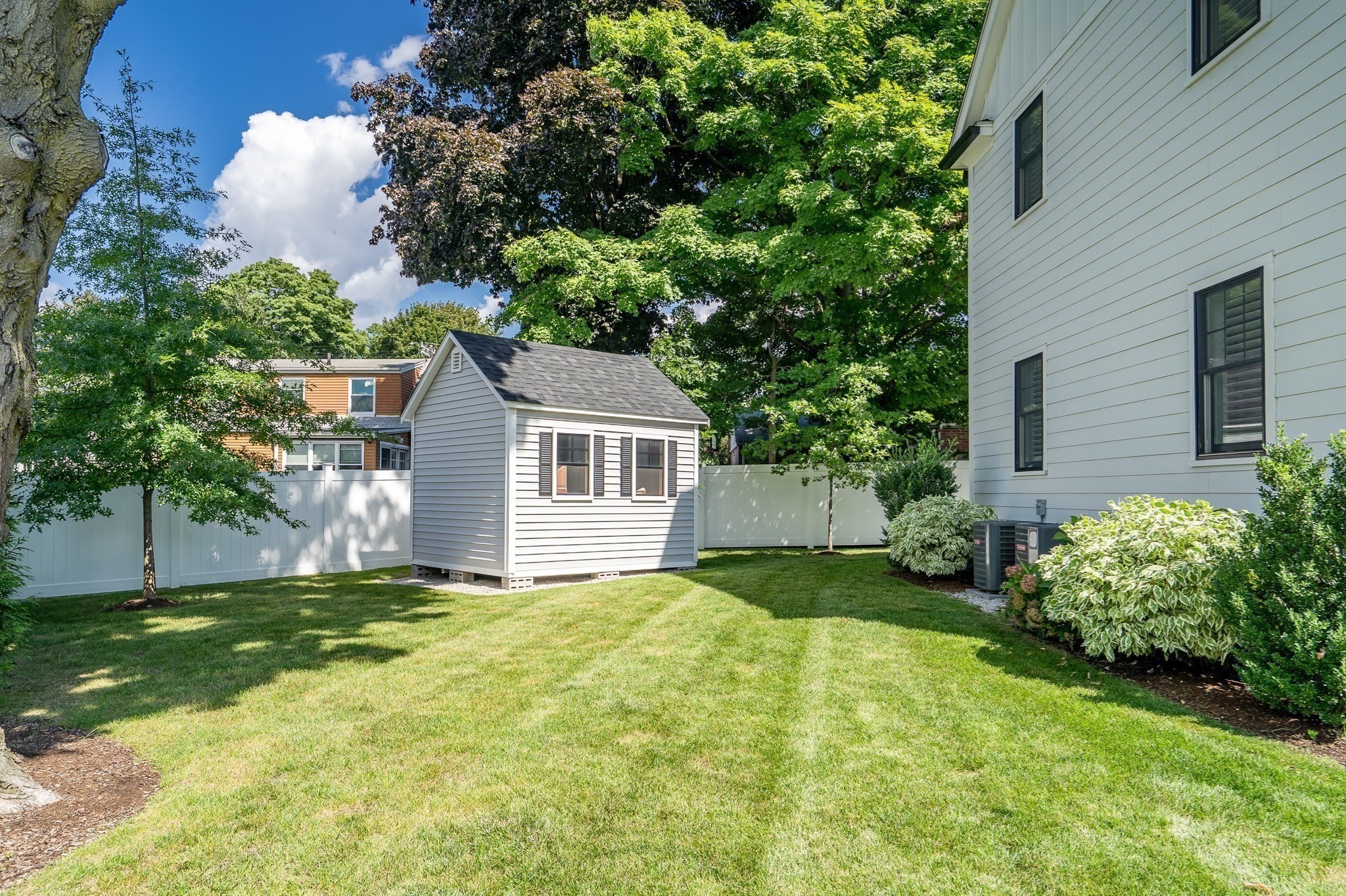 409 Crafts Street Property Photo 32