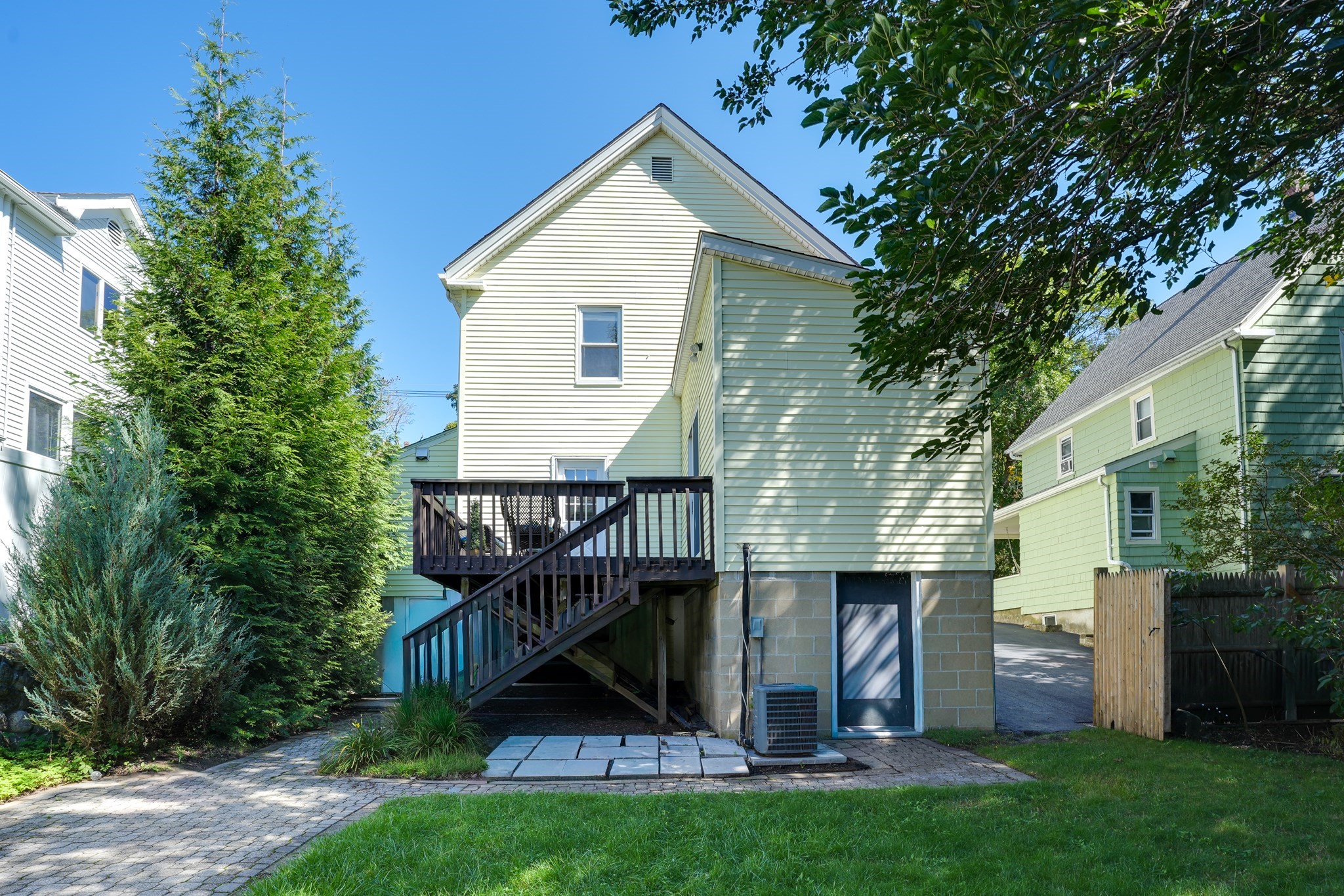 56 Agassiz Ave Property Photo 34