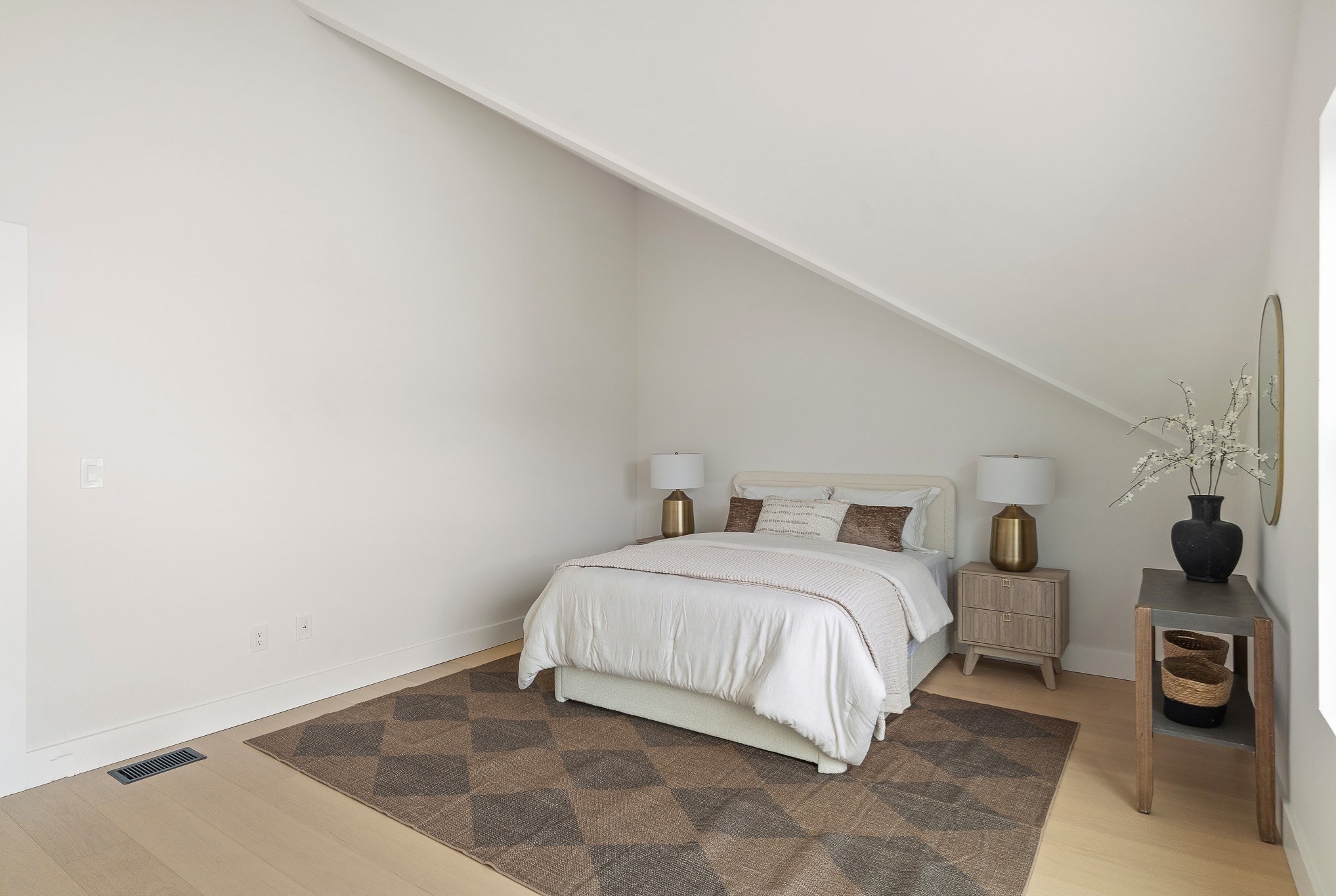60 Franklin St # 3 Property Photo 17