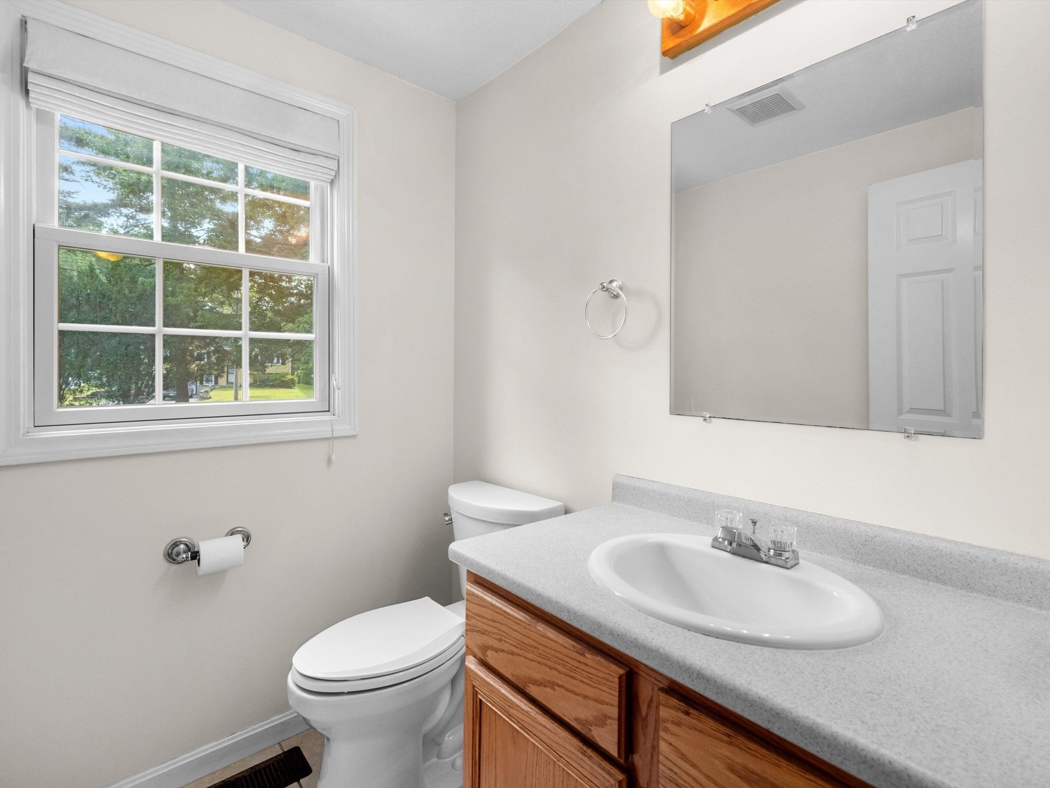 53 Lancaster Rd # 10 Property Photo 10