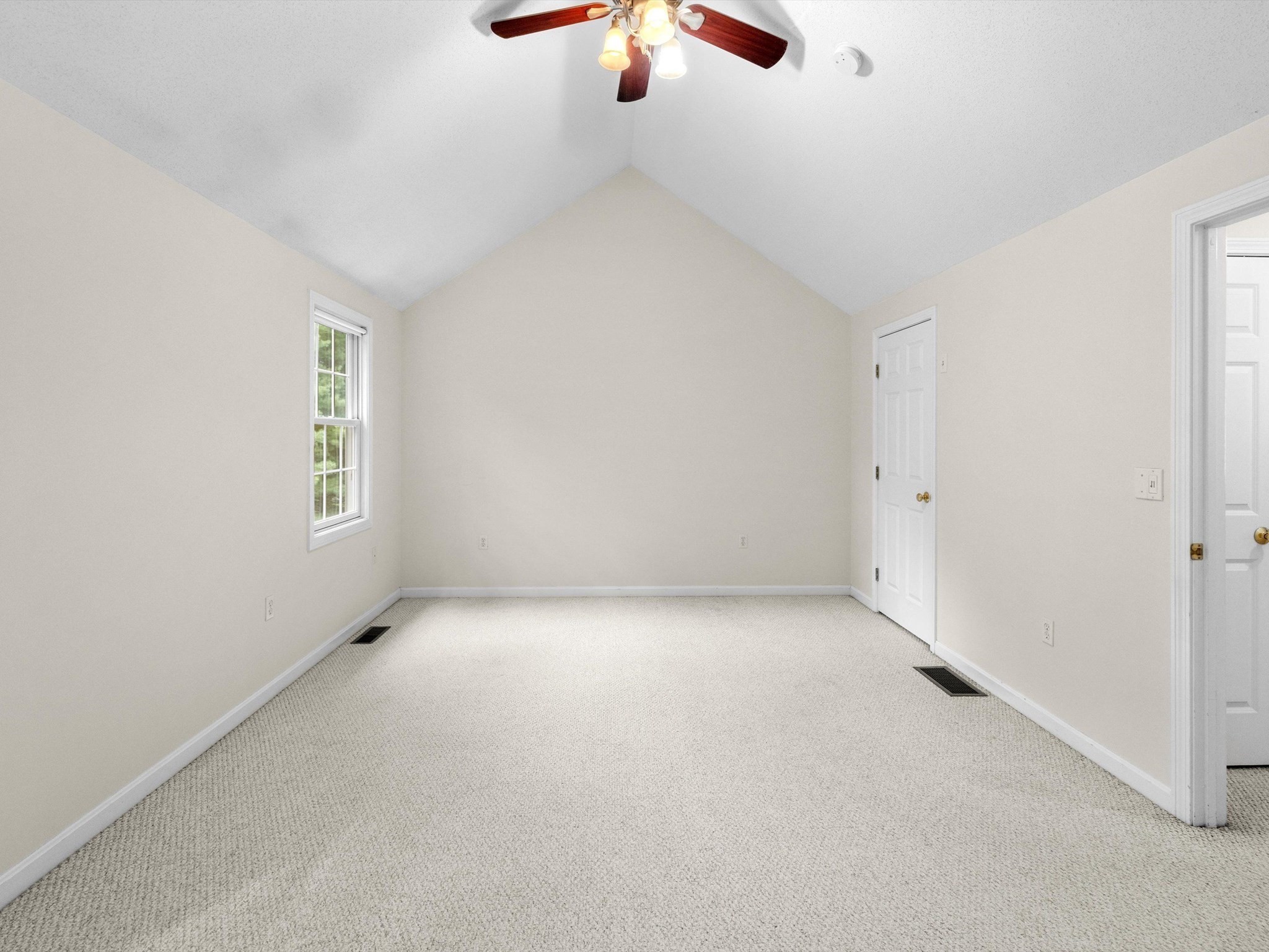 53 Lancaster Rd # 10 Property Photo 15