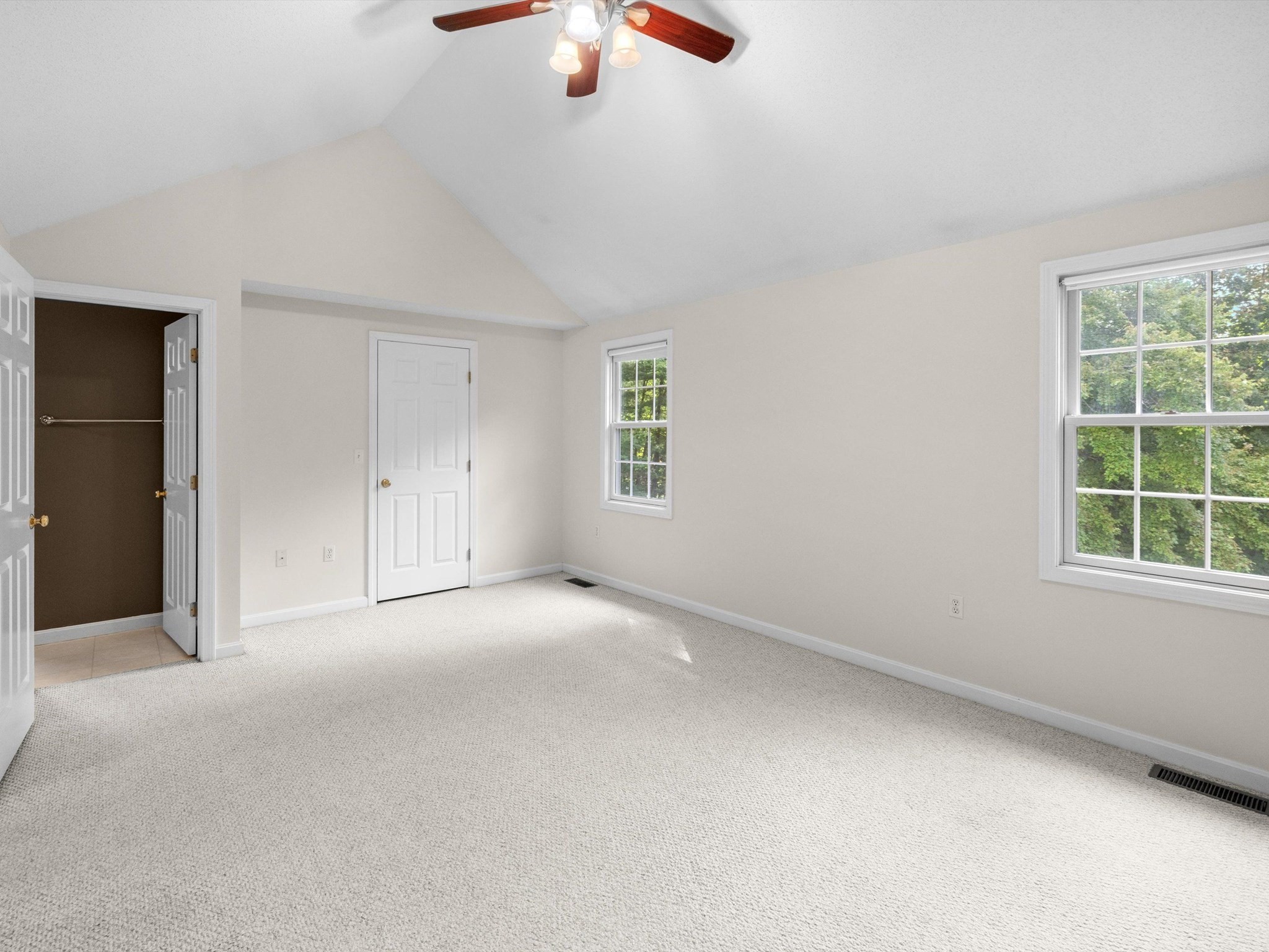 53 Lancaster Rd # 10 Property Photo 17