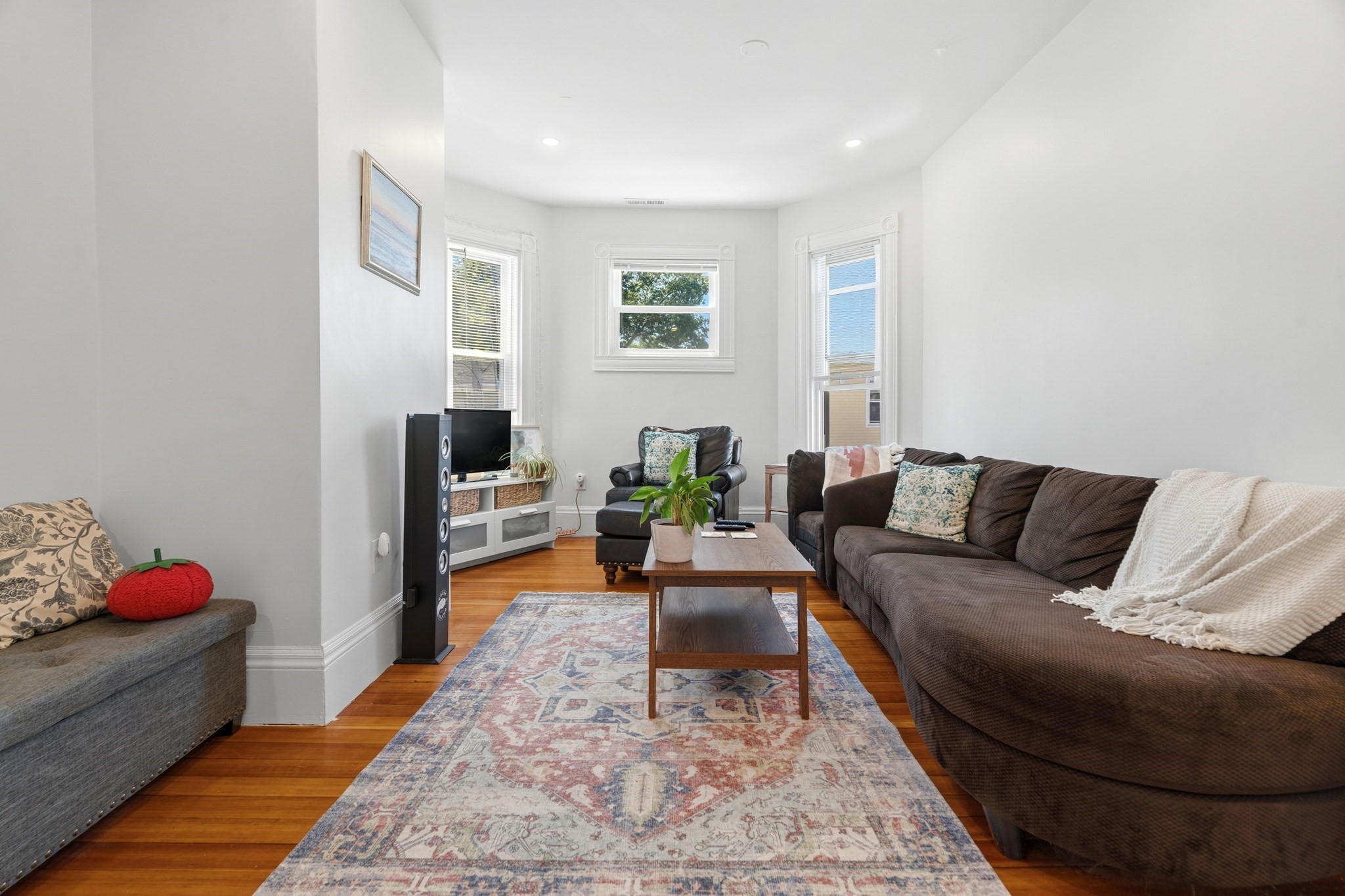 374-374a Centre St Property Photo 24
