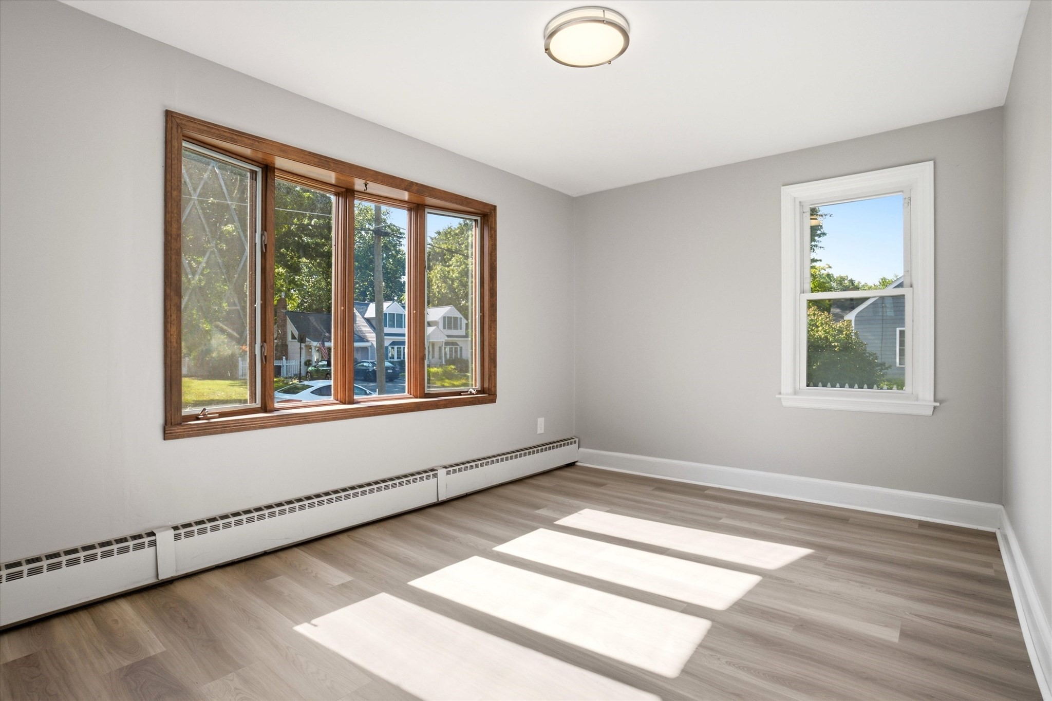 6 Pleasant St Property Photo 8