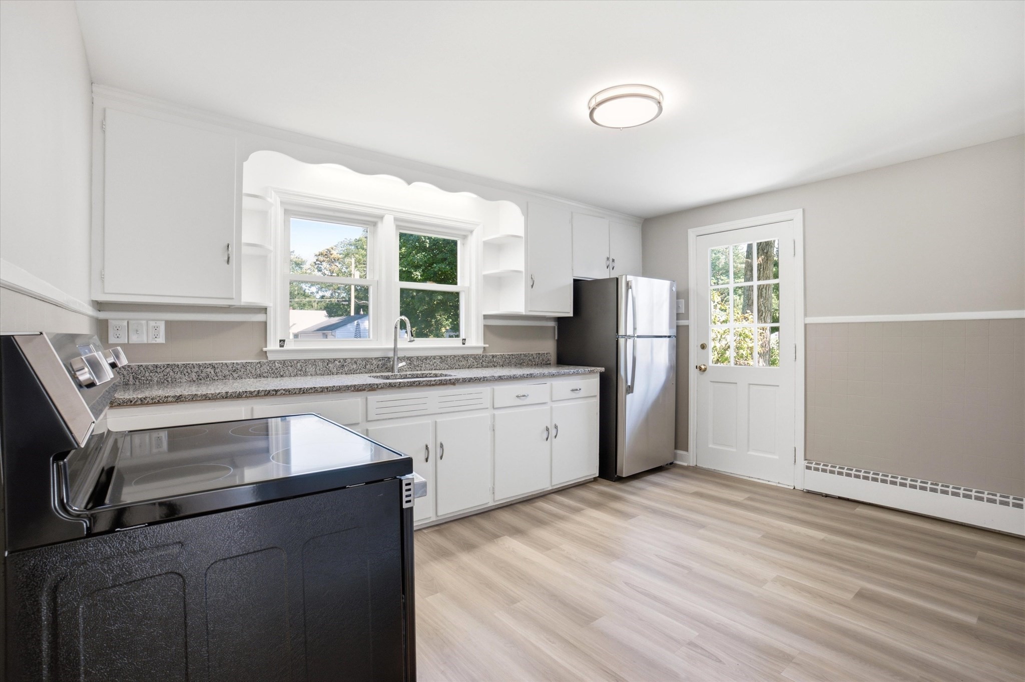 6 Pleasant St Property Photo 10