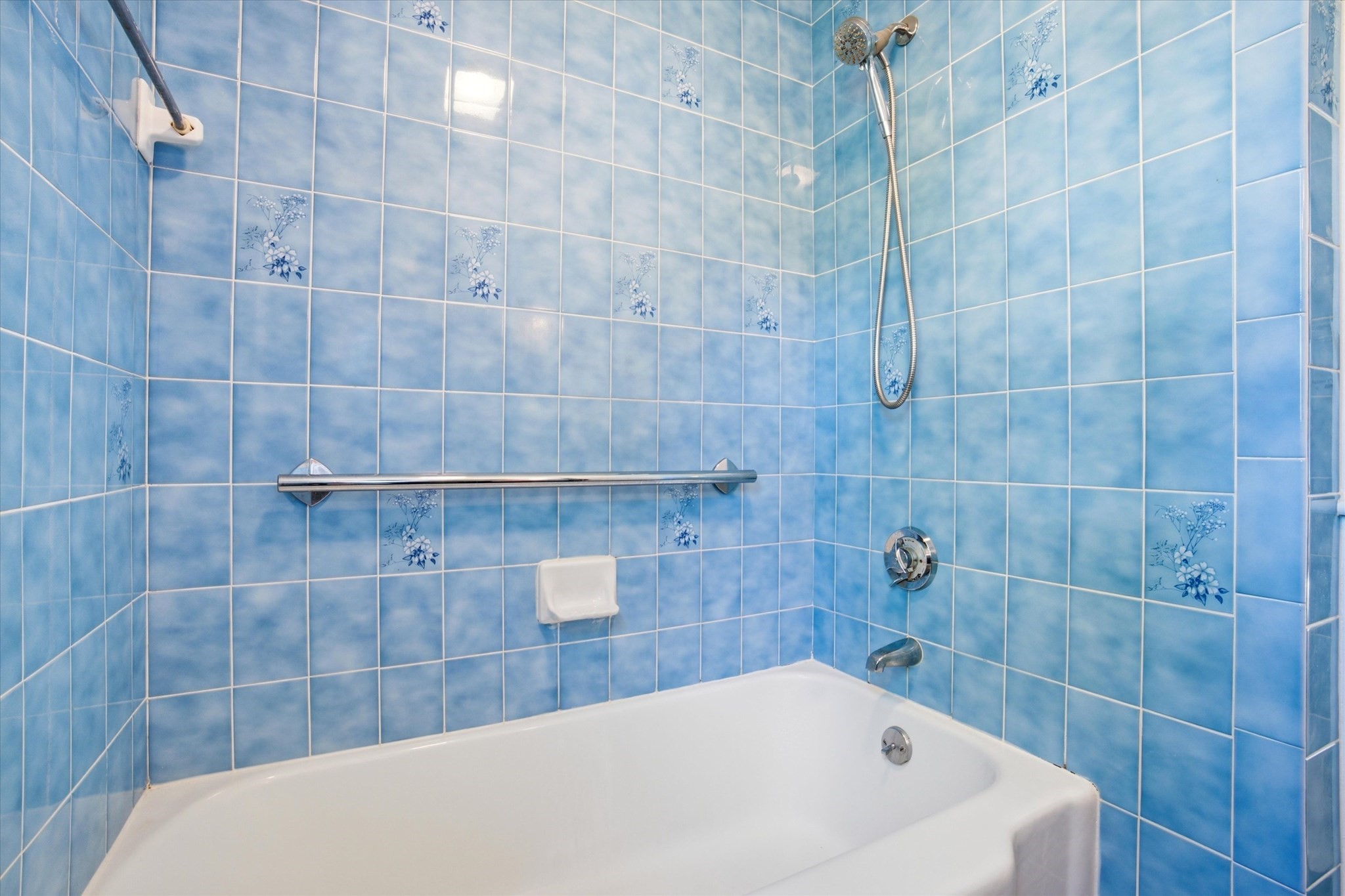 6 Pleasant St Property Photo 15