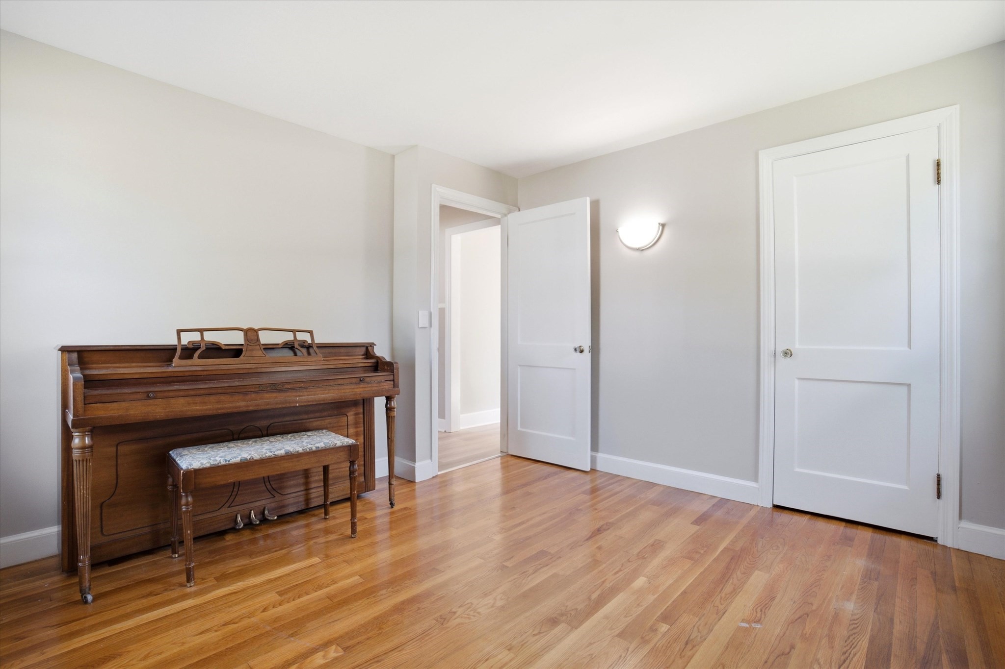 6 Pleasant St Property Photo 16