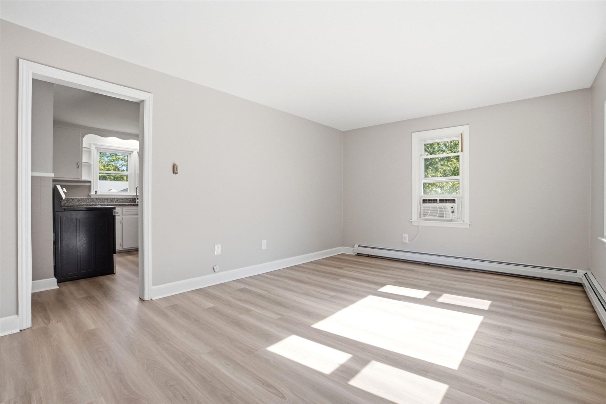 6 Pleasant St Property Photo 17