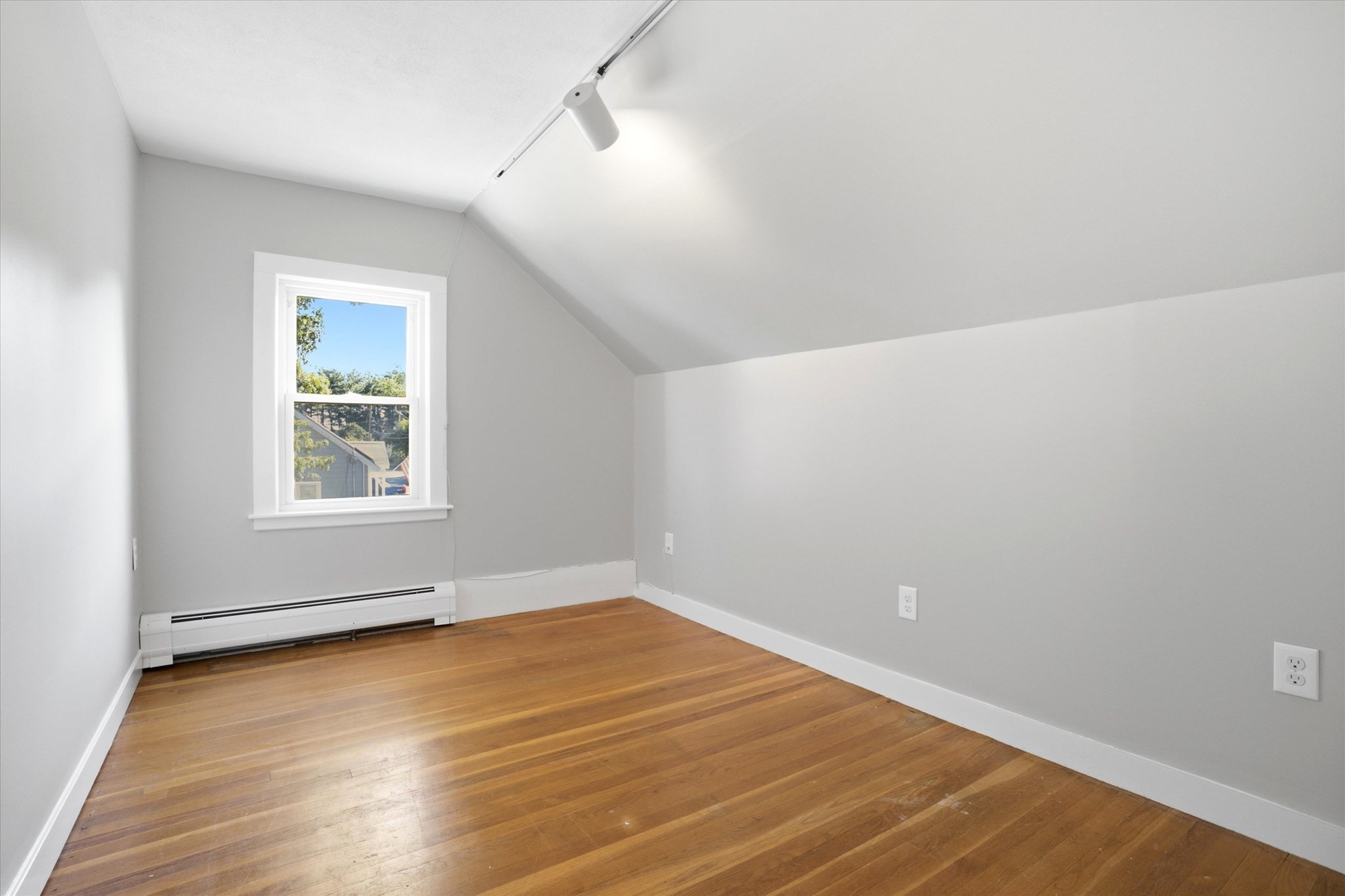 6 Pleasant St Property Photo 20