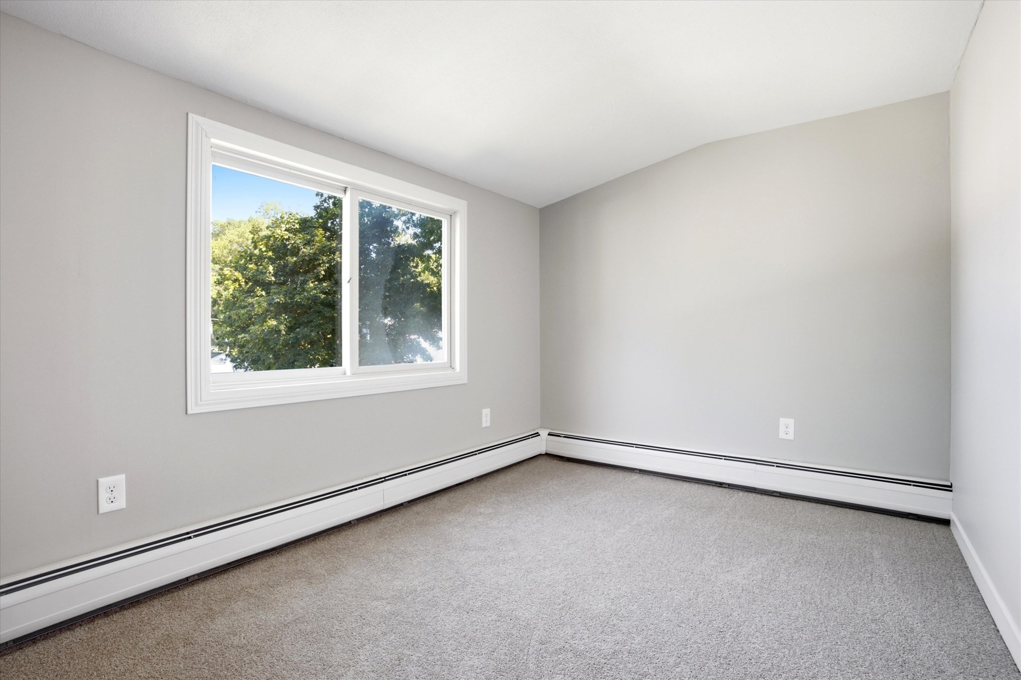 6 Pleasant St Property Photo 27