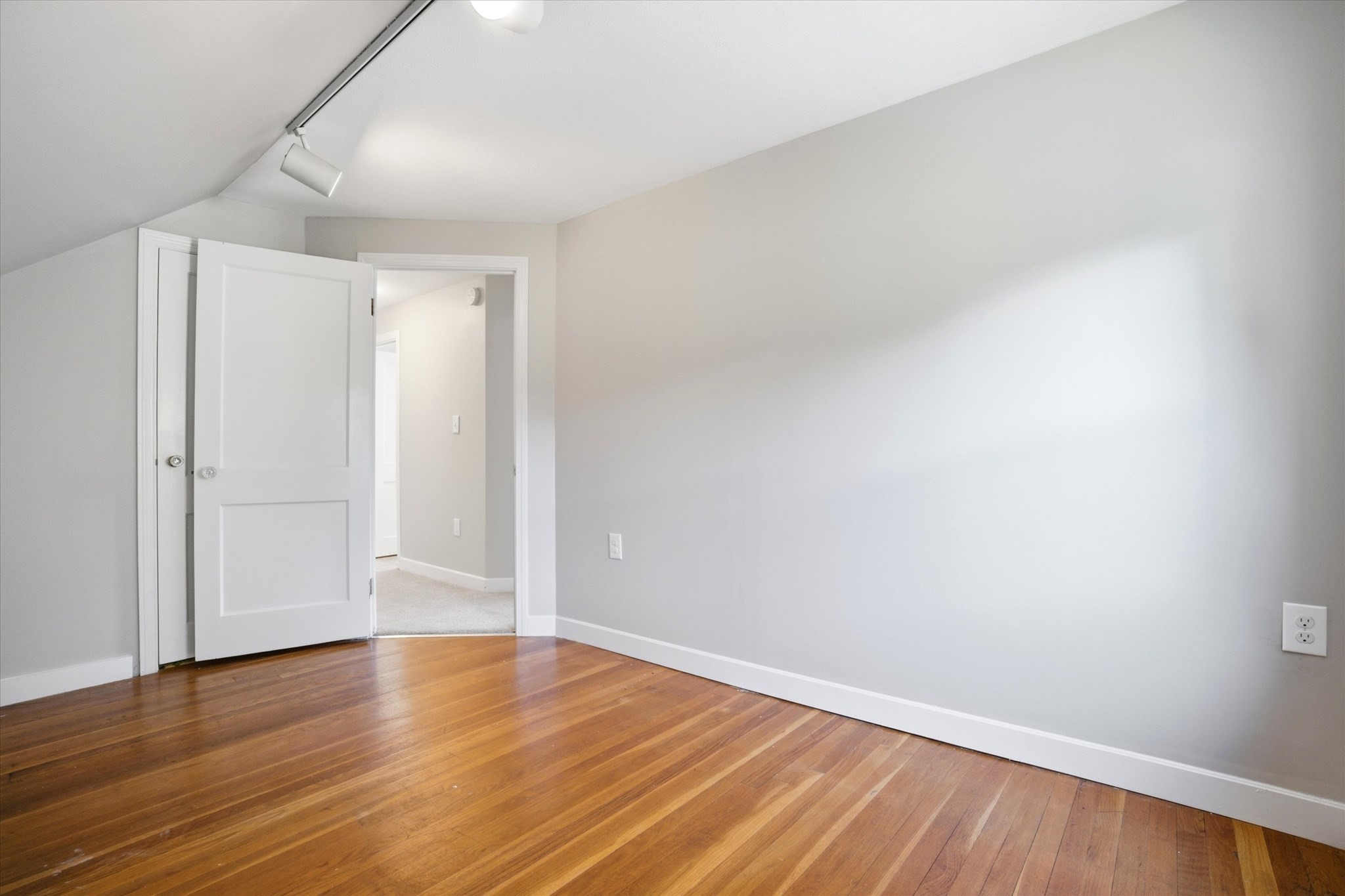 6 Pleasant St Property Photo 29