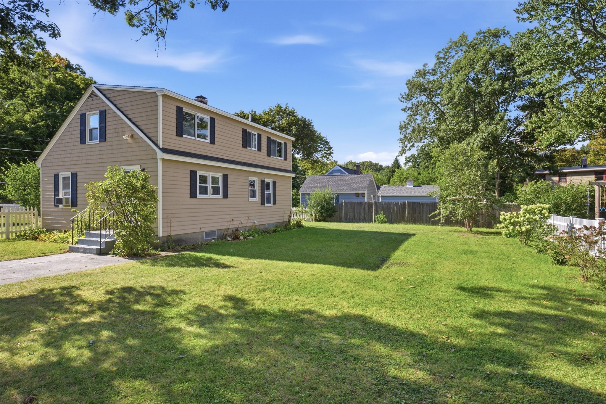 6 Pleasant St Property Photo 38