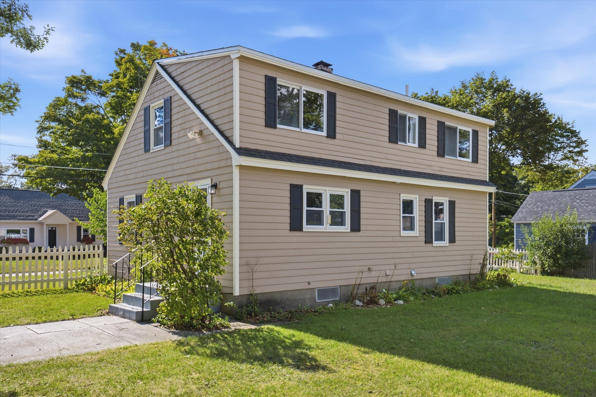 6 Pleasant St Property Photo 39