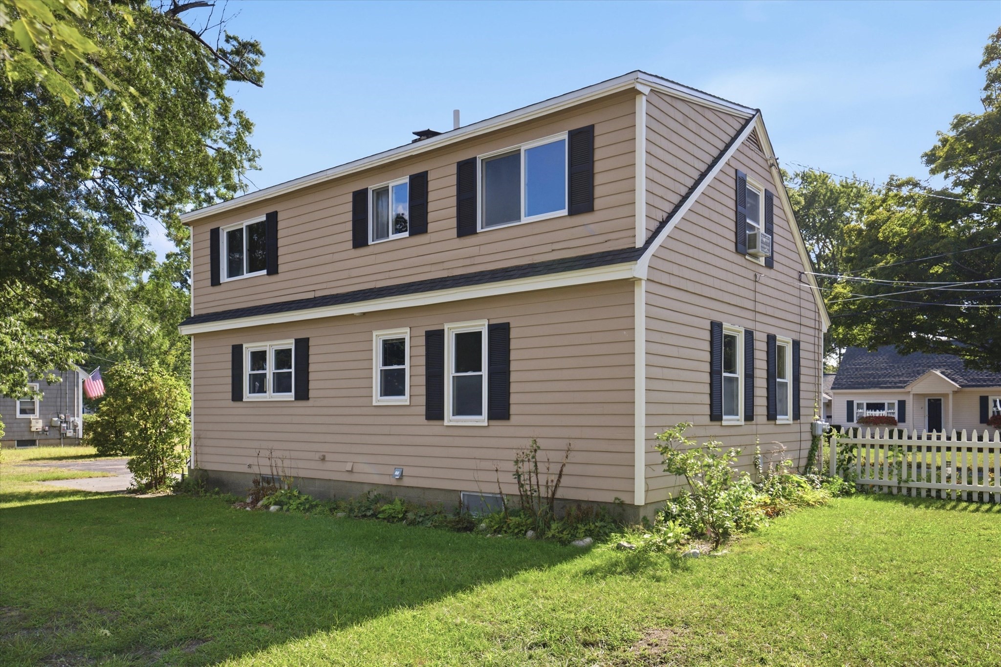 6 Pleasant St Property Photo 41
