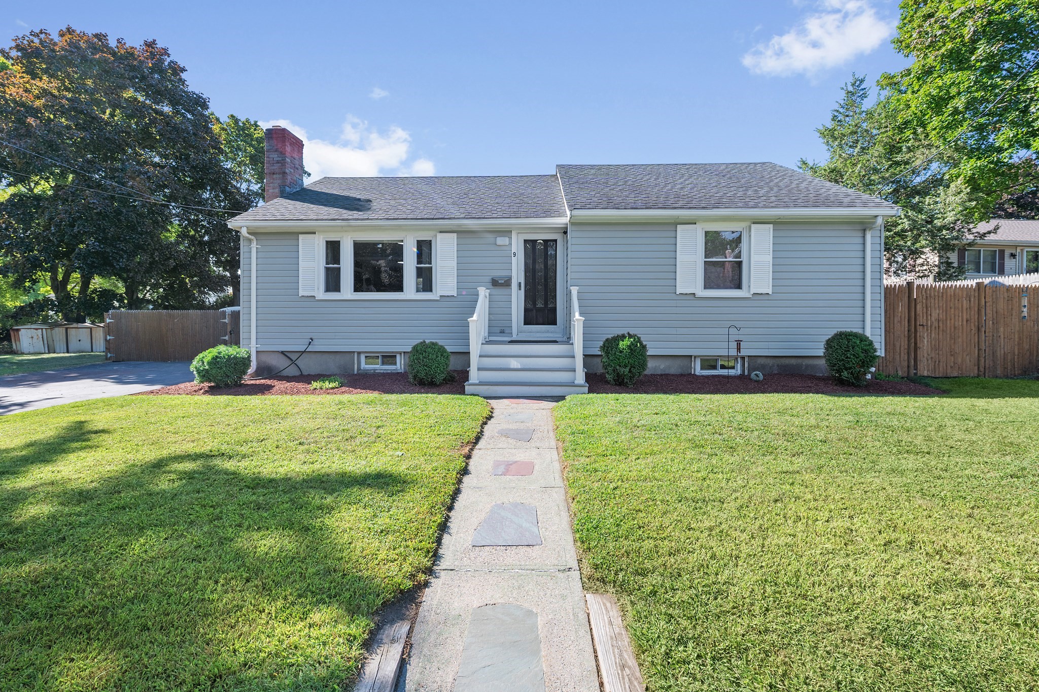 9 Fosters Ln Property Photo 1