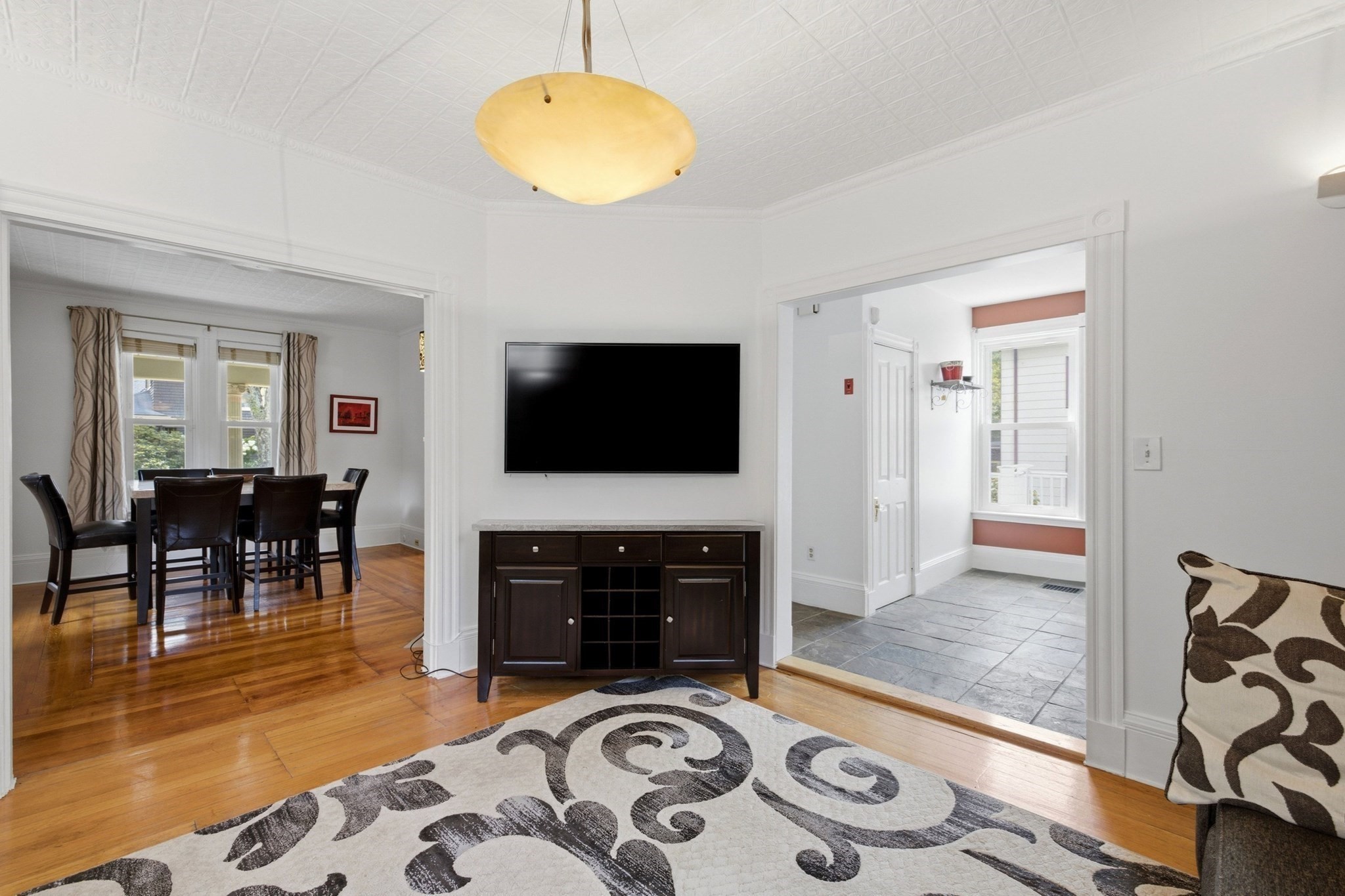 36 Walton St Property Photo 5