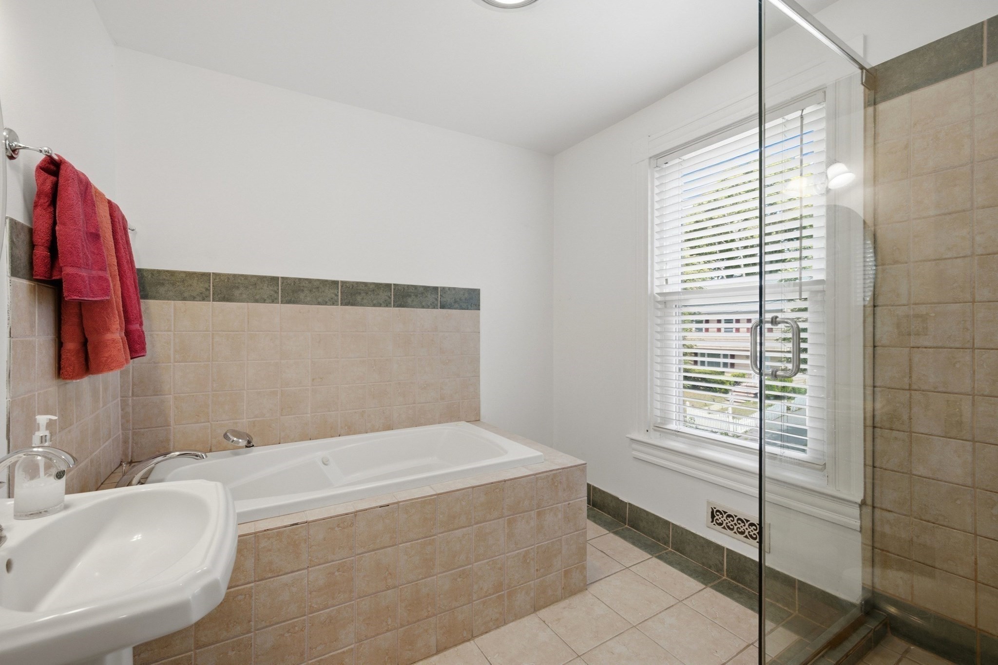 36 Walton St Property Photo 16