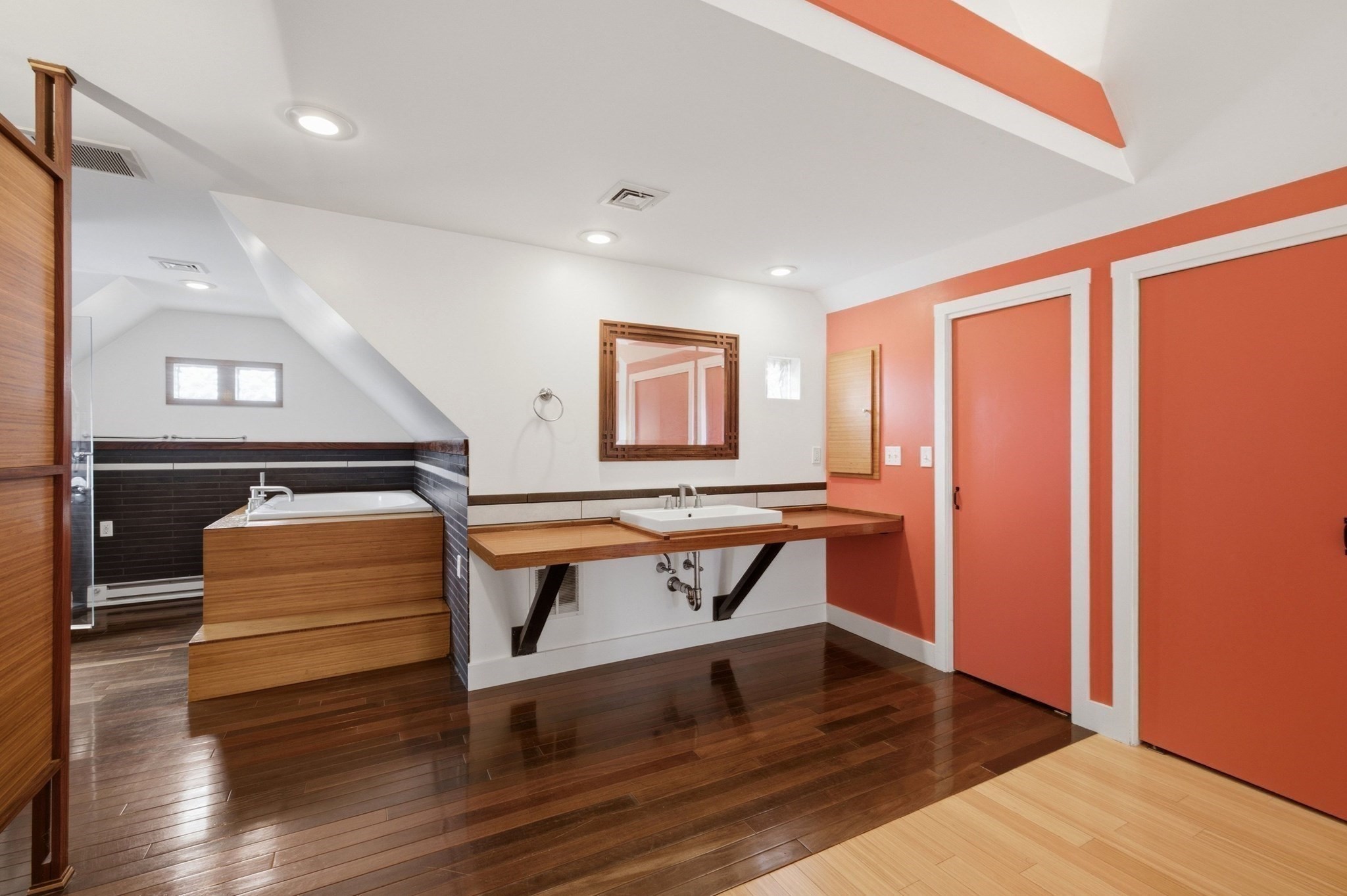 36 Walton St Property Photo 25