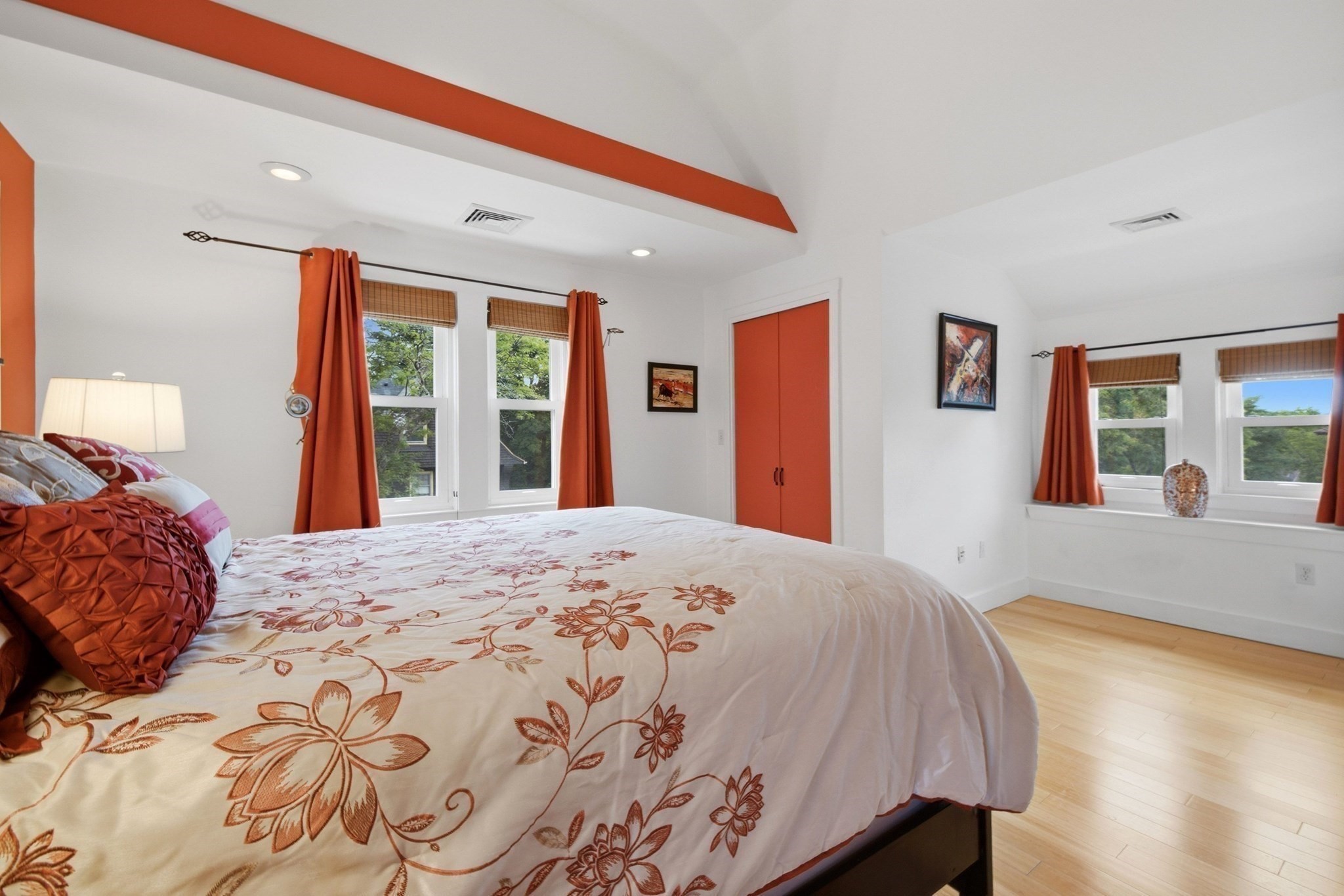 36 Walton St Property Photo 29