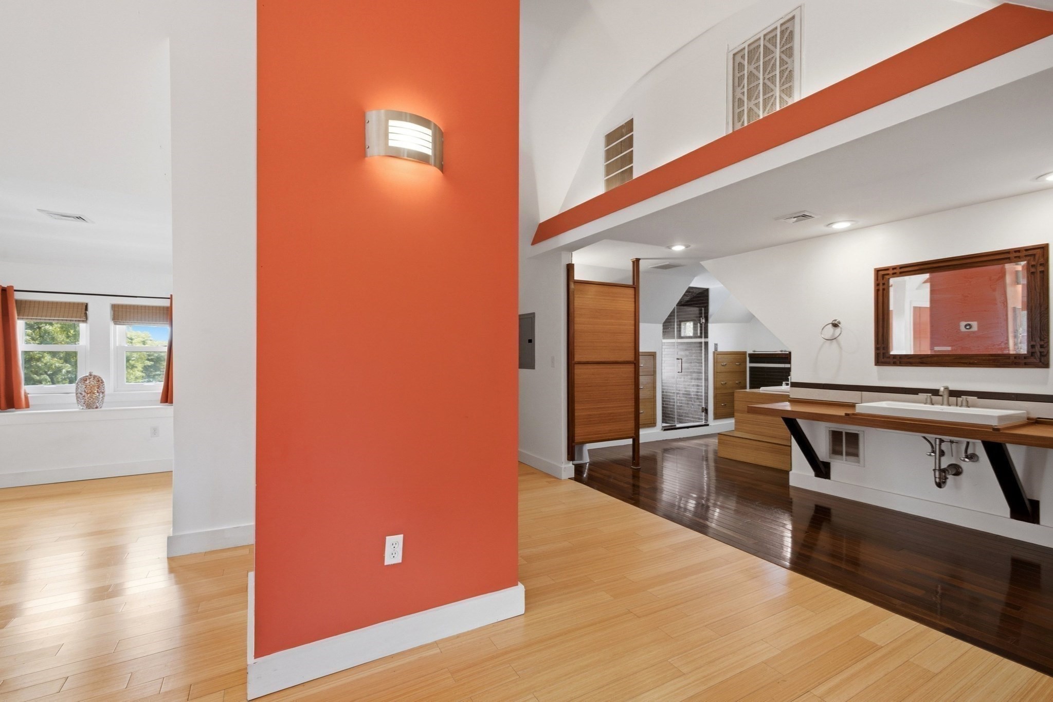 36 Walton St Property Photo 32