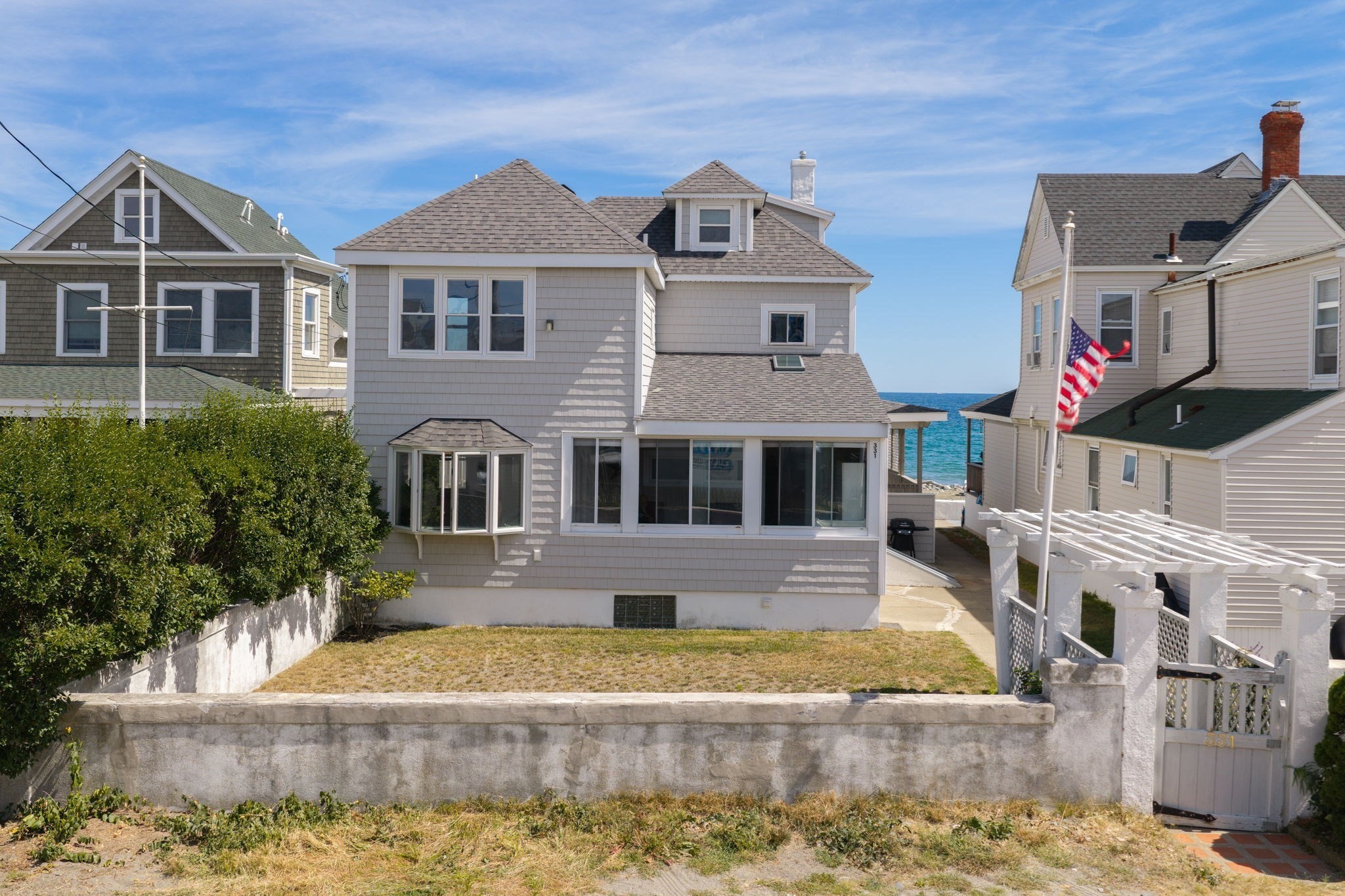 331 Beach Ave Property Photo 2