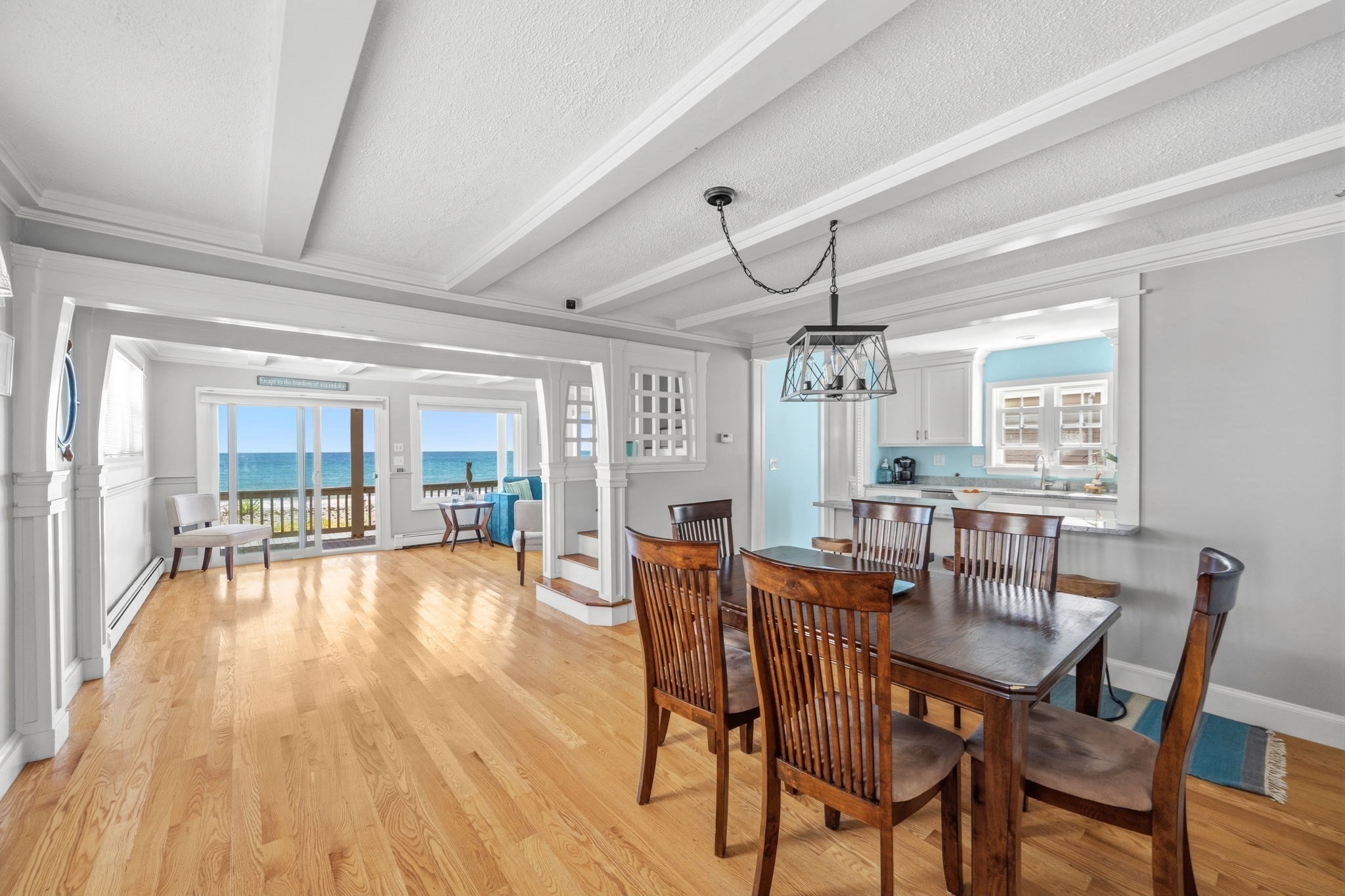 331 Beach Ave Property Photo 6