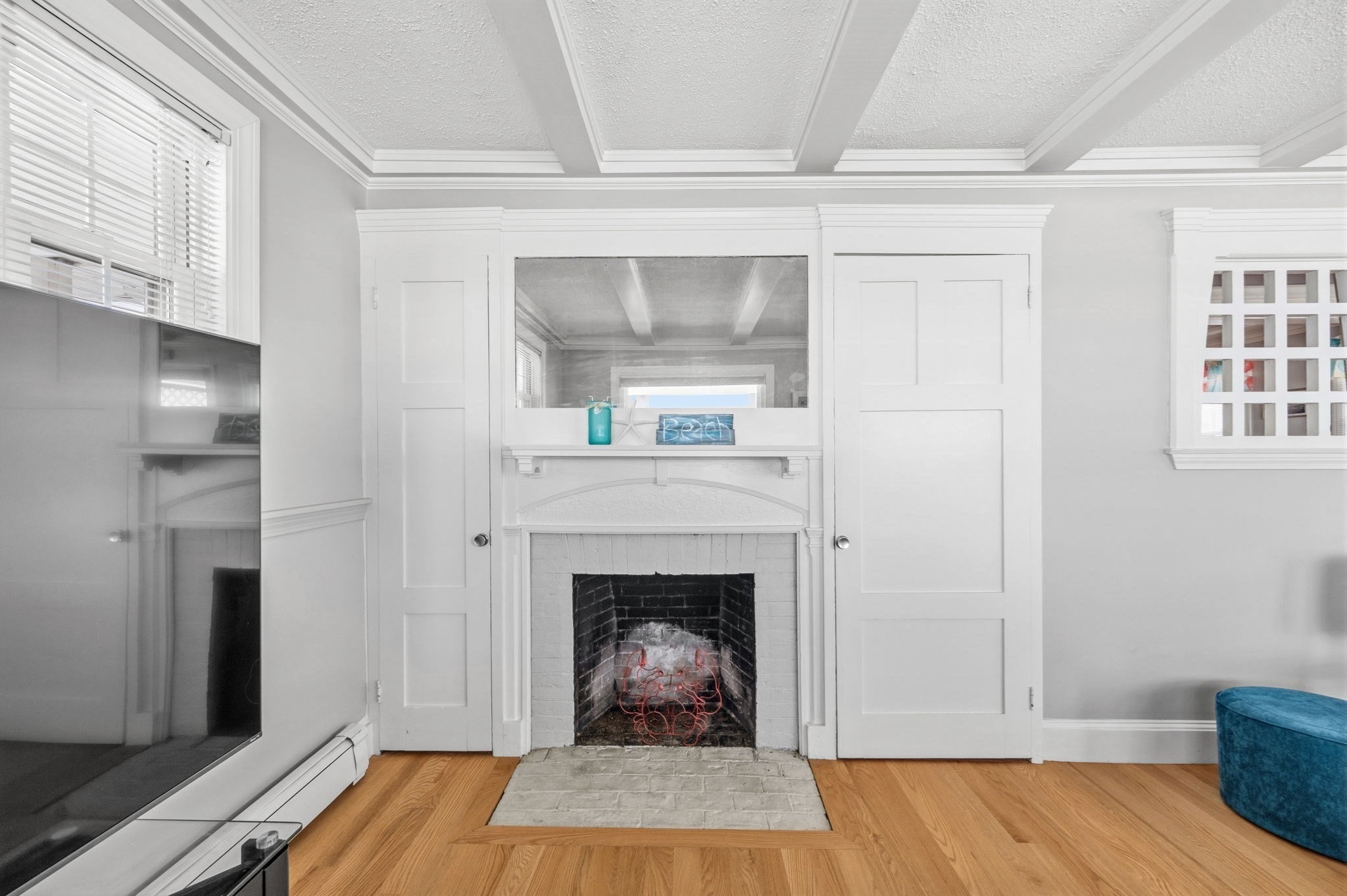 331 Beach Ave Property Photo 7