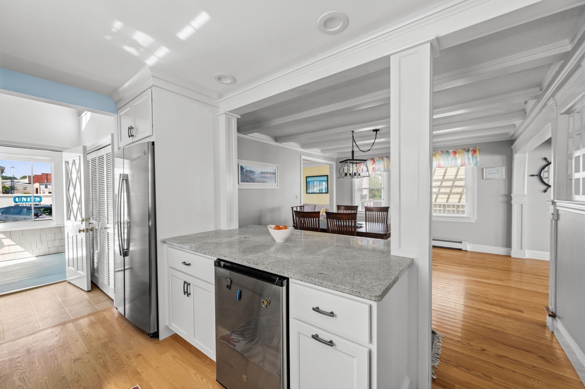 331 Beach Ave Property Photo 9