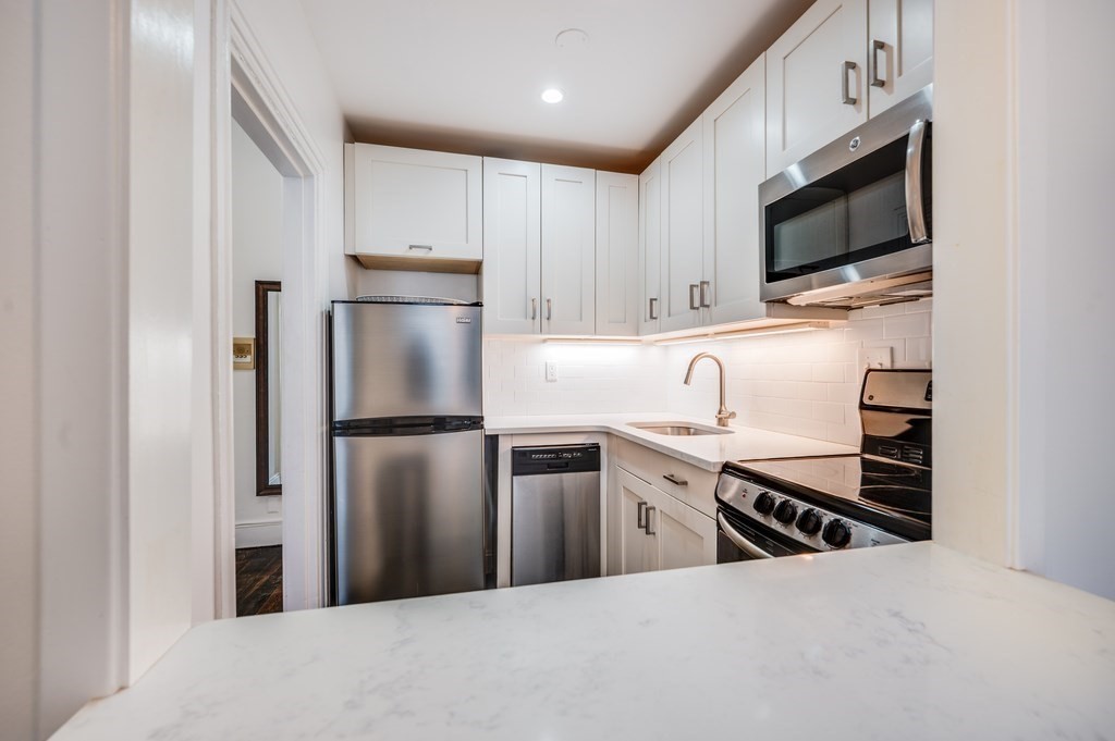 169 Beacon # 4 Property Photo 12