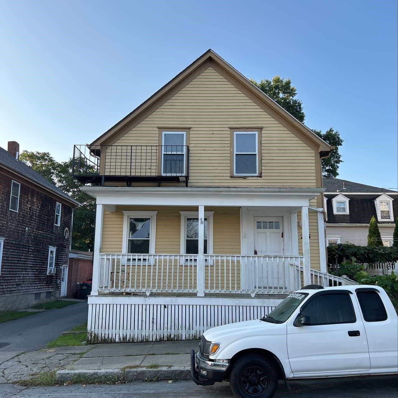 26 Sycamore St # 2s Property Photo 2
