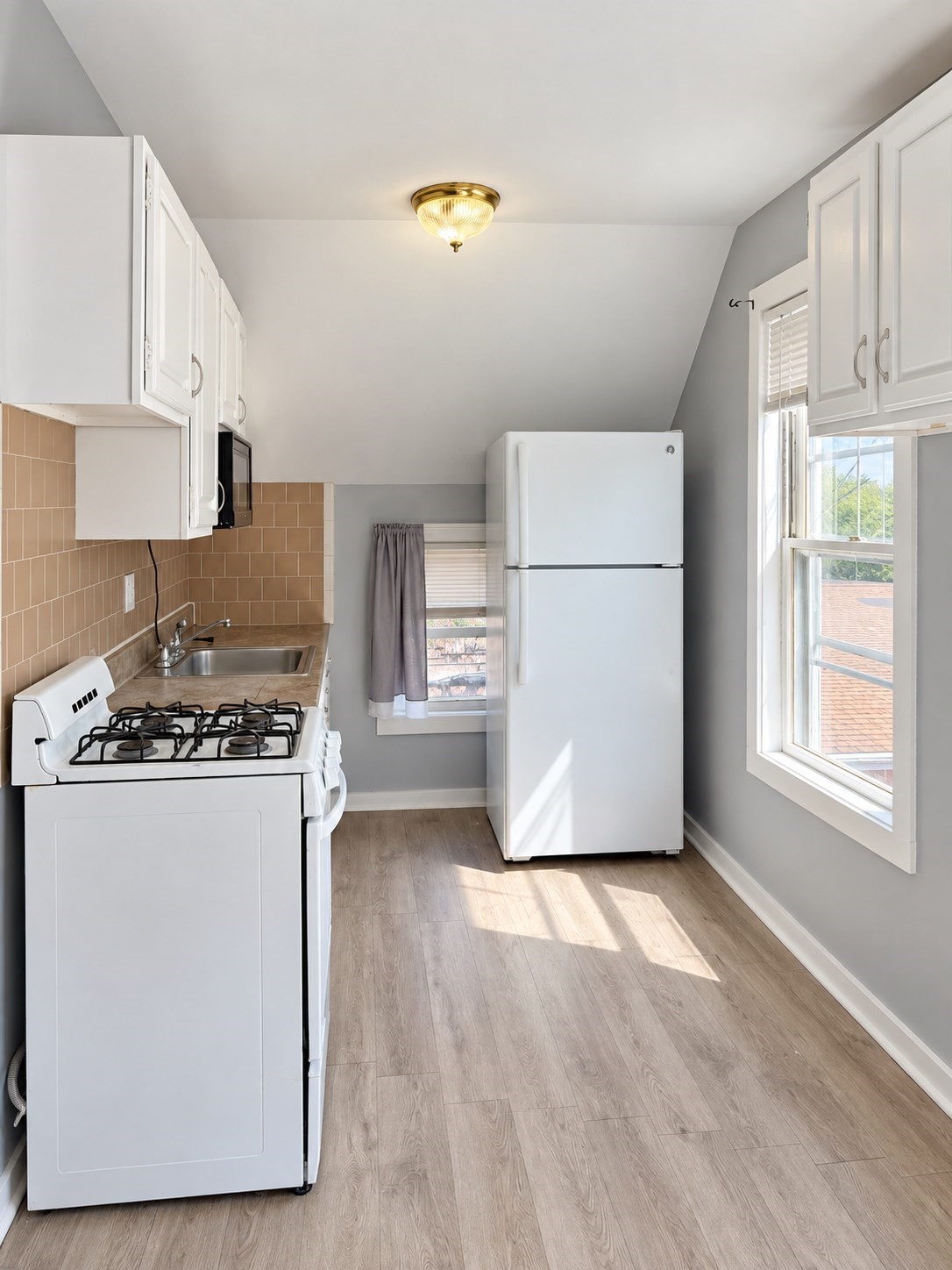 26 Sycamore St # 2s Property Photo 7