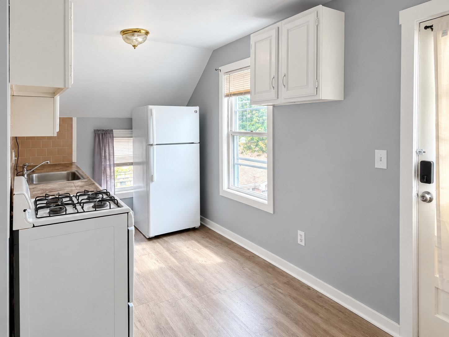 26 Sycamore St # 2s Property Photo 8