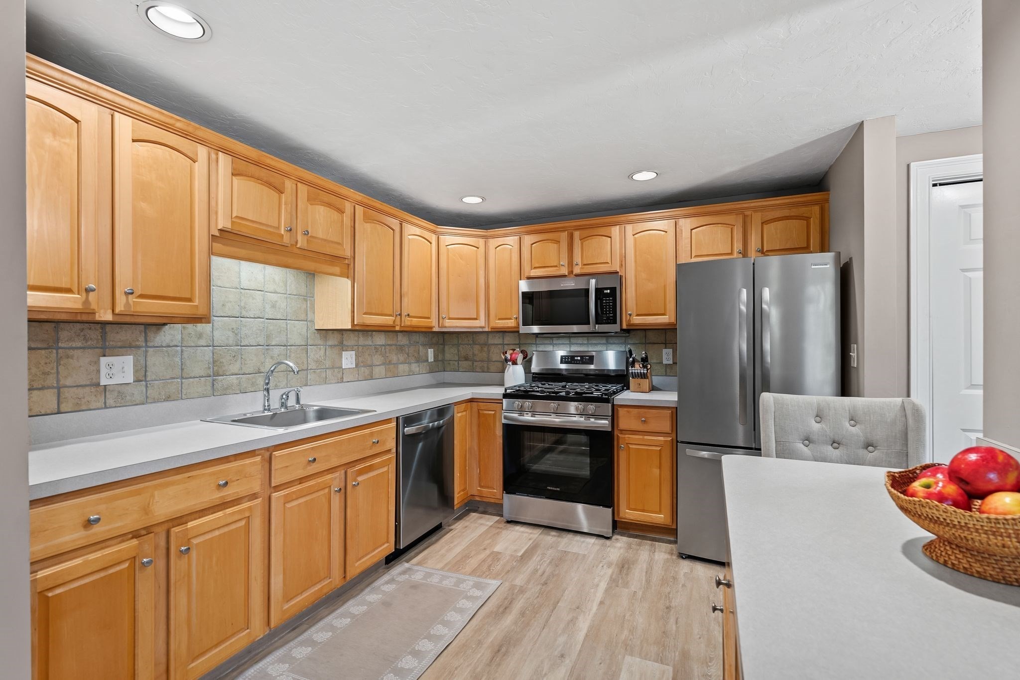 864 Brockton Ave # 864 Property Photo 12