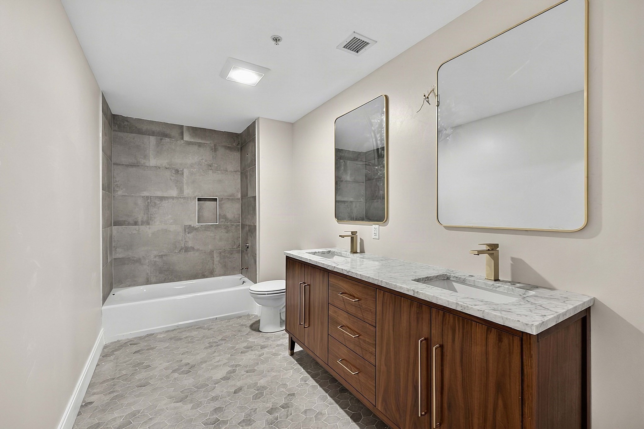 132 Chief Justice Cushing Hwy # 216 Property Photo 10