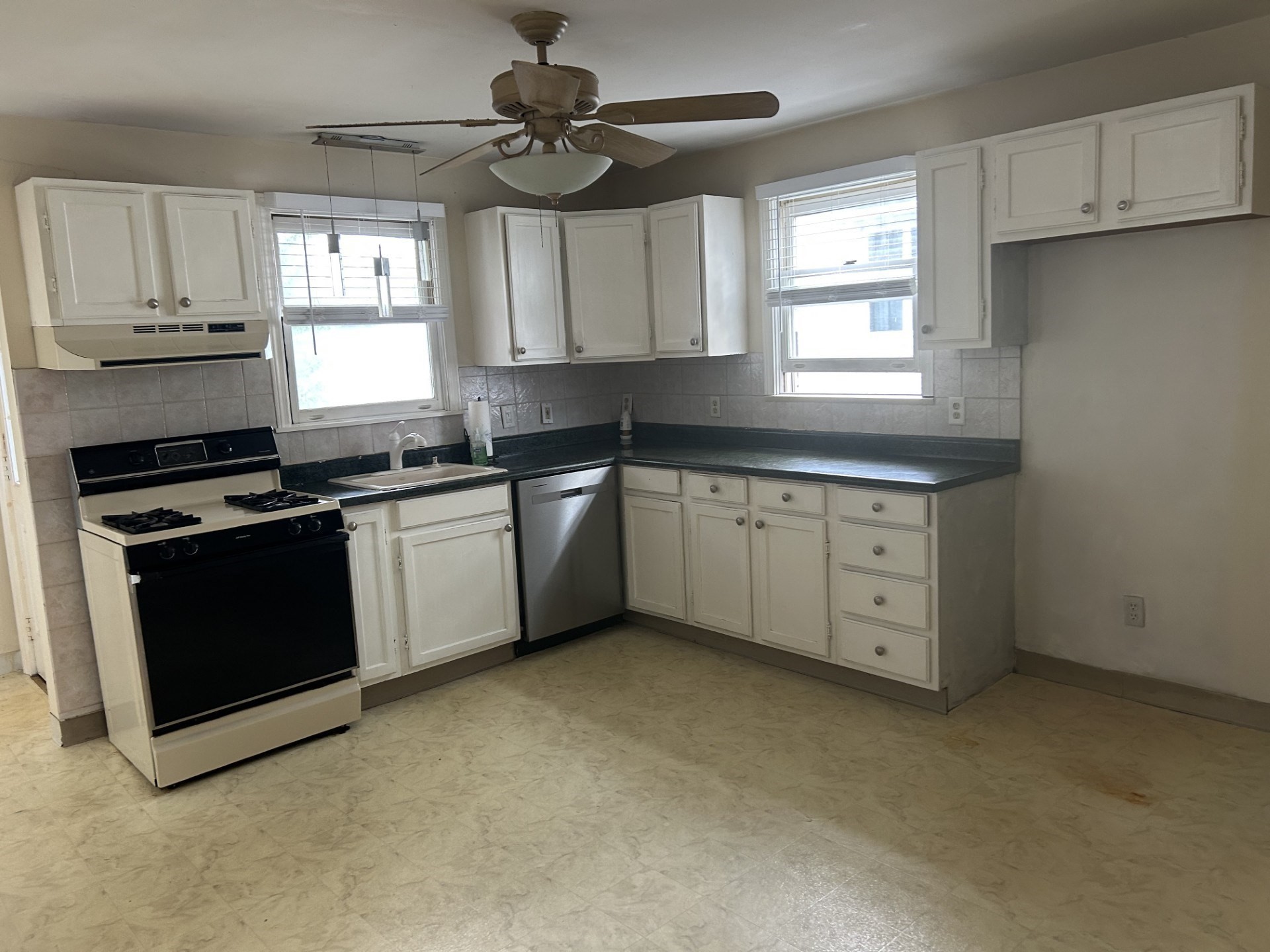 331 Vane Street Property Photo 2