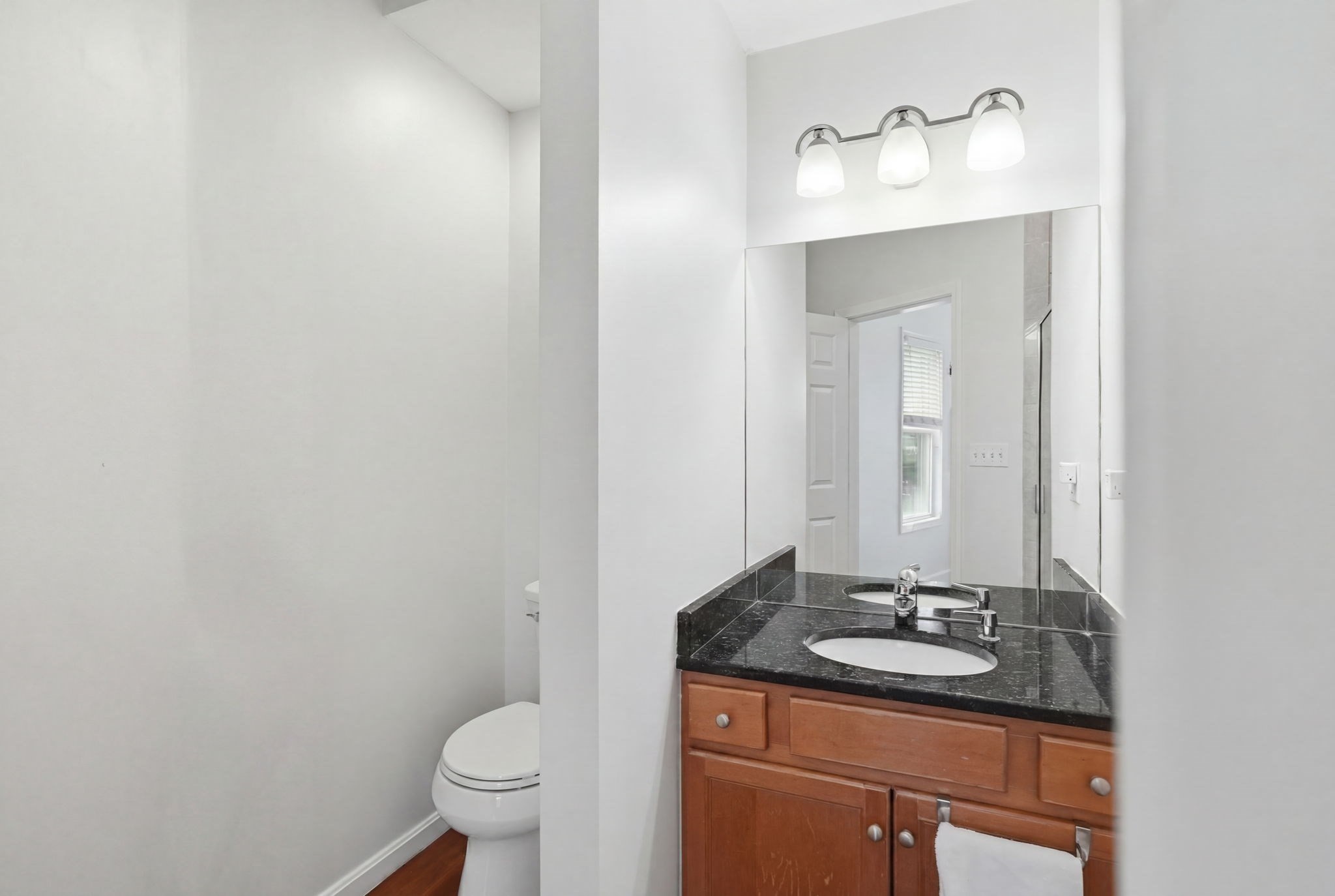 841 Saratoga St Property Photo 10