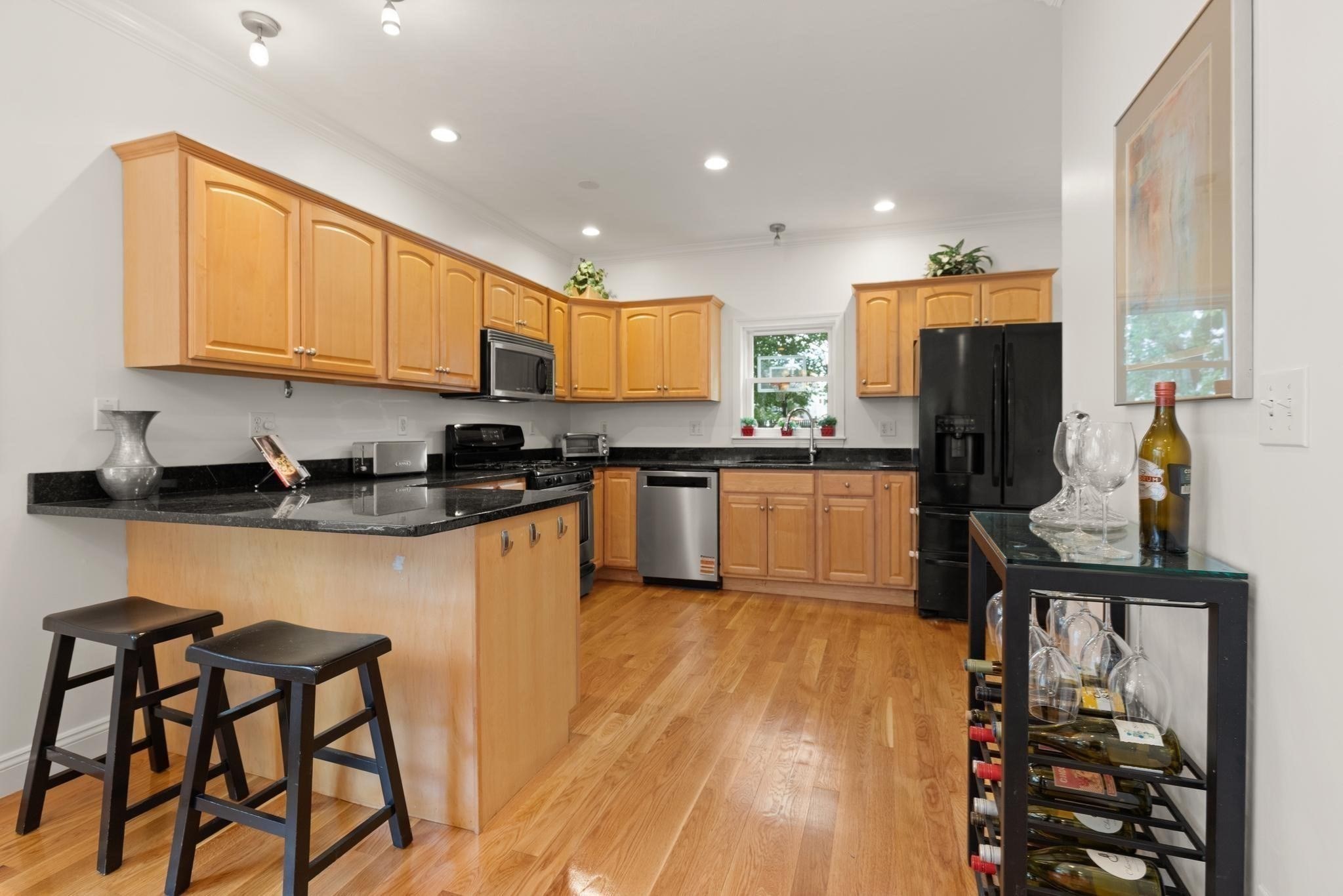 51 Wyman Ter # B Property Photo 8