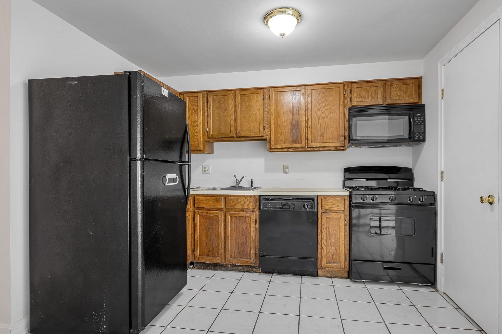 74 Roper St # F Property Photo 8
