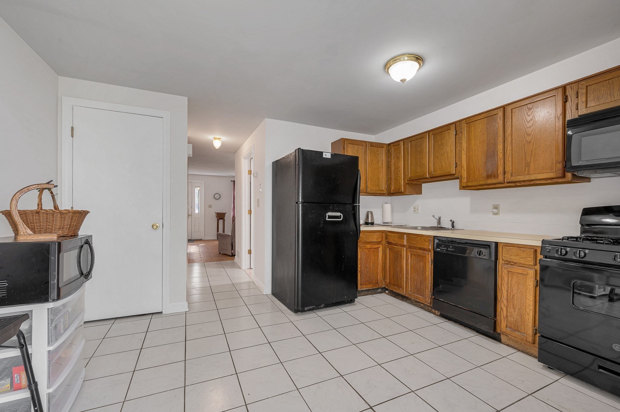 74 Roper St # F Property Photo 9