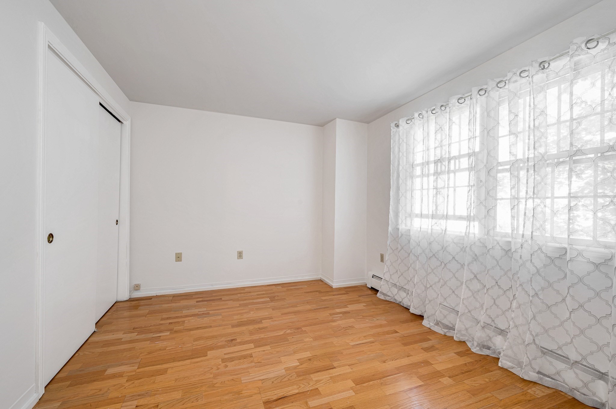 74 Roper St # F Property Photo 11