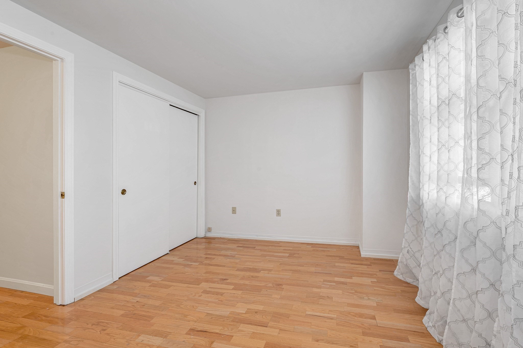 74 Roper St # F Property Photo 12