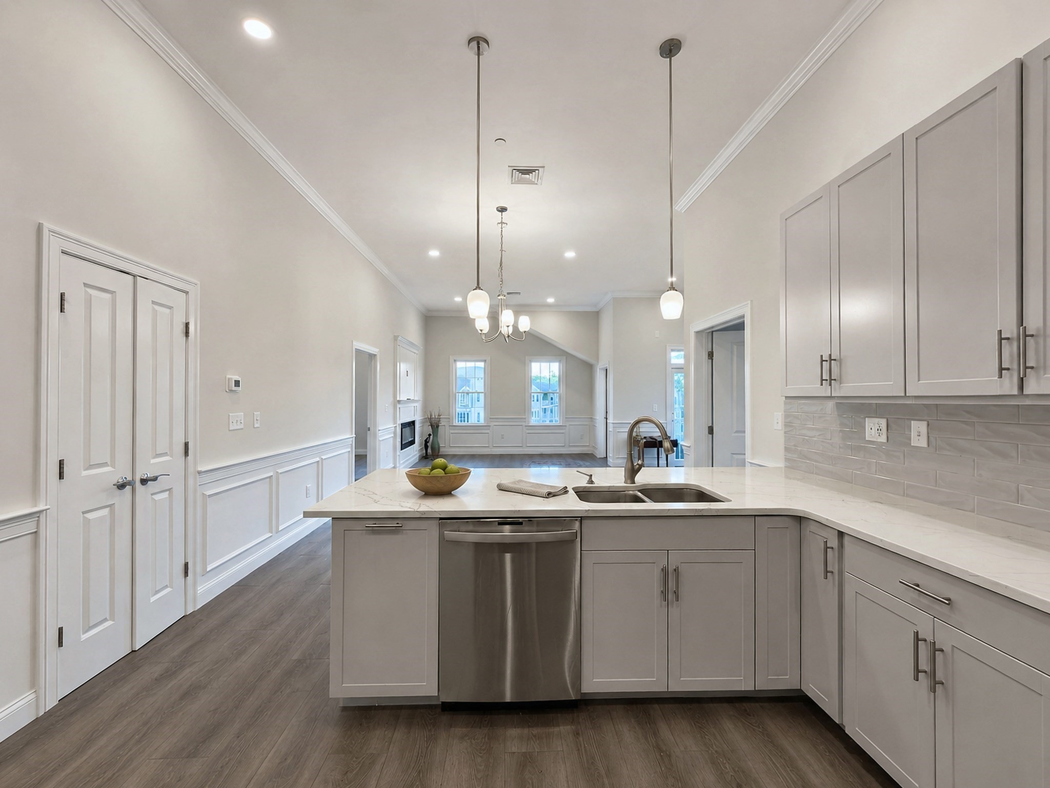 320 Middlesex Ave # A402 Property Photo 6