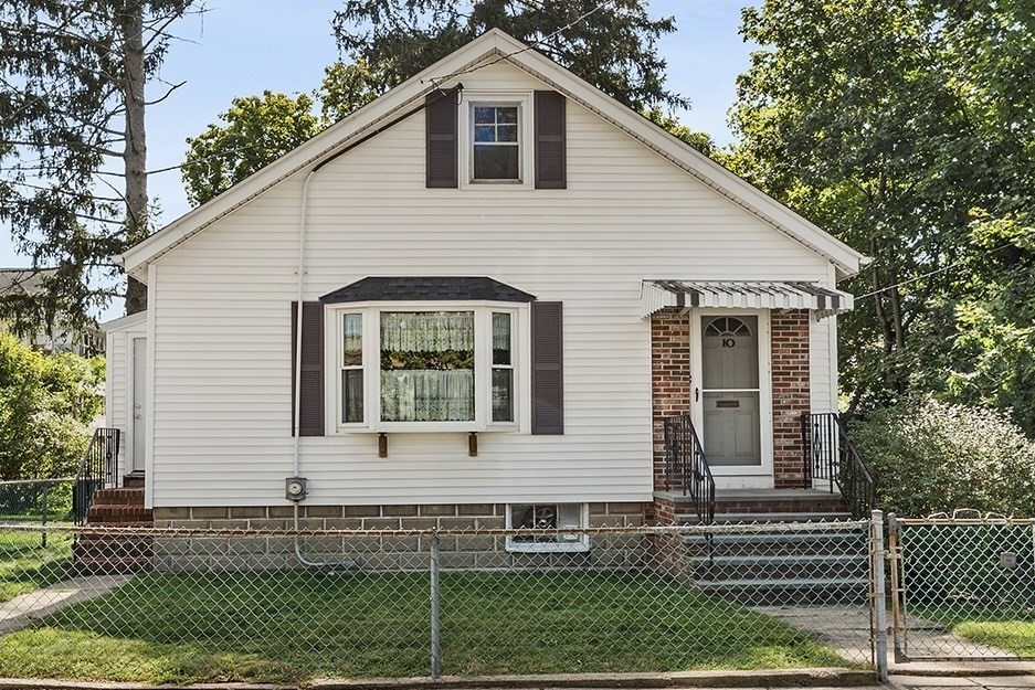 10 Joyce Kilmer Rd Property Photo 1