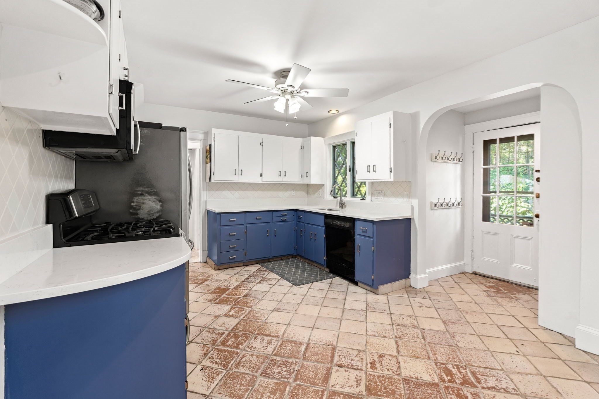 28 Preston Beach Road Property Photo 10