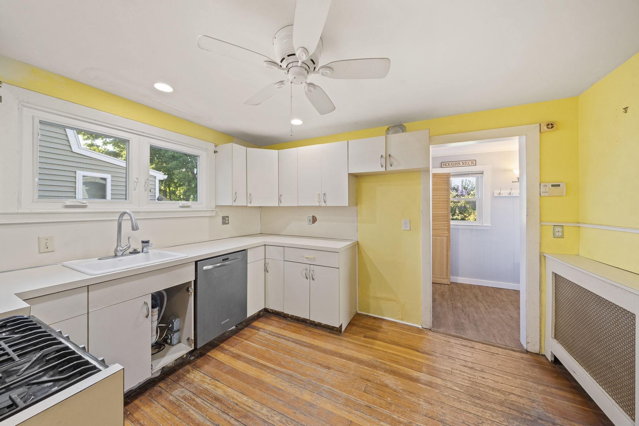 168 Babcock St Property Photo 7